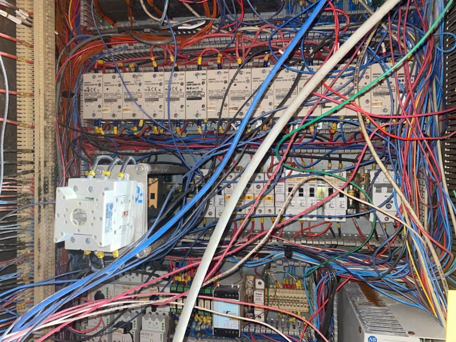 Allen-Bradley SLC 5/05 CPU with (16) I/O Cards, Ultra Plus Series, PowerFlex 70 and PowerFlex 40 Var - Image 4 of 7