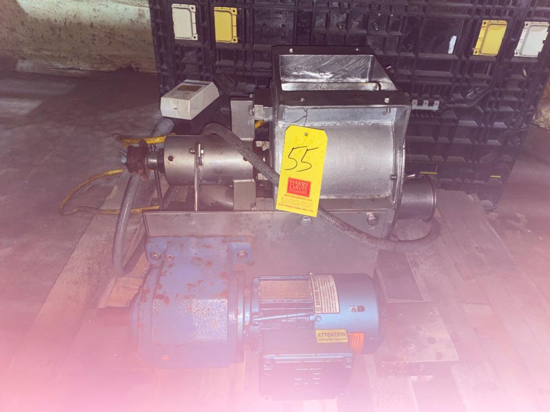 S/S 4.5" Rotary Valve, Clamp-Type with Drive (Location: Rice Lake, WI) - Rigging Fee: $100