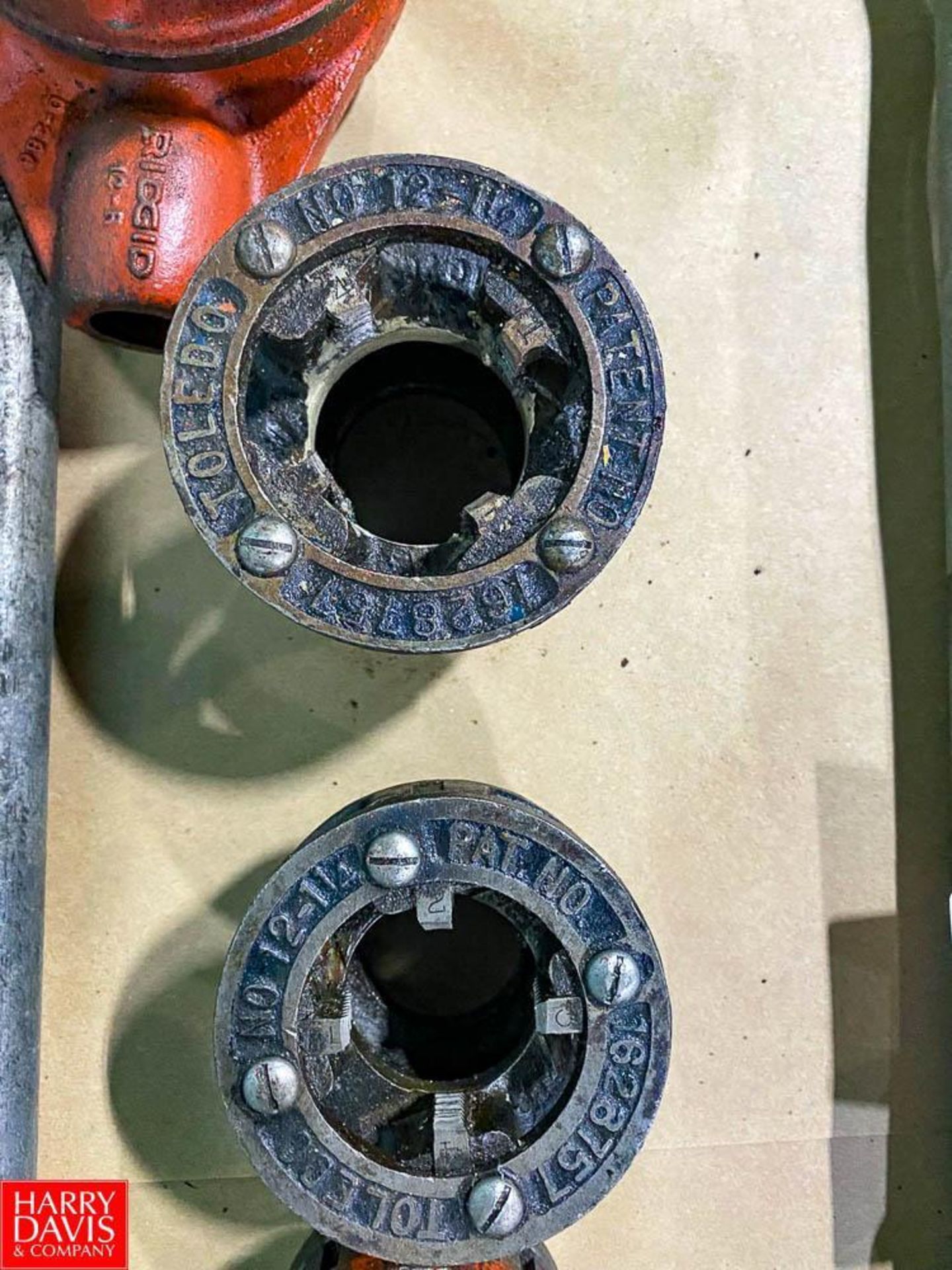 Ridgid (2) Pipe Threader with (3) No. 12 Various Size Dies (Ranging from 1'', 2'', 1/2'', 1/4'' and - Image 4 of 6