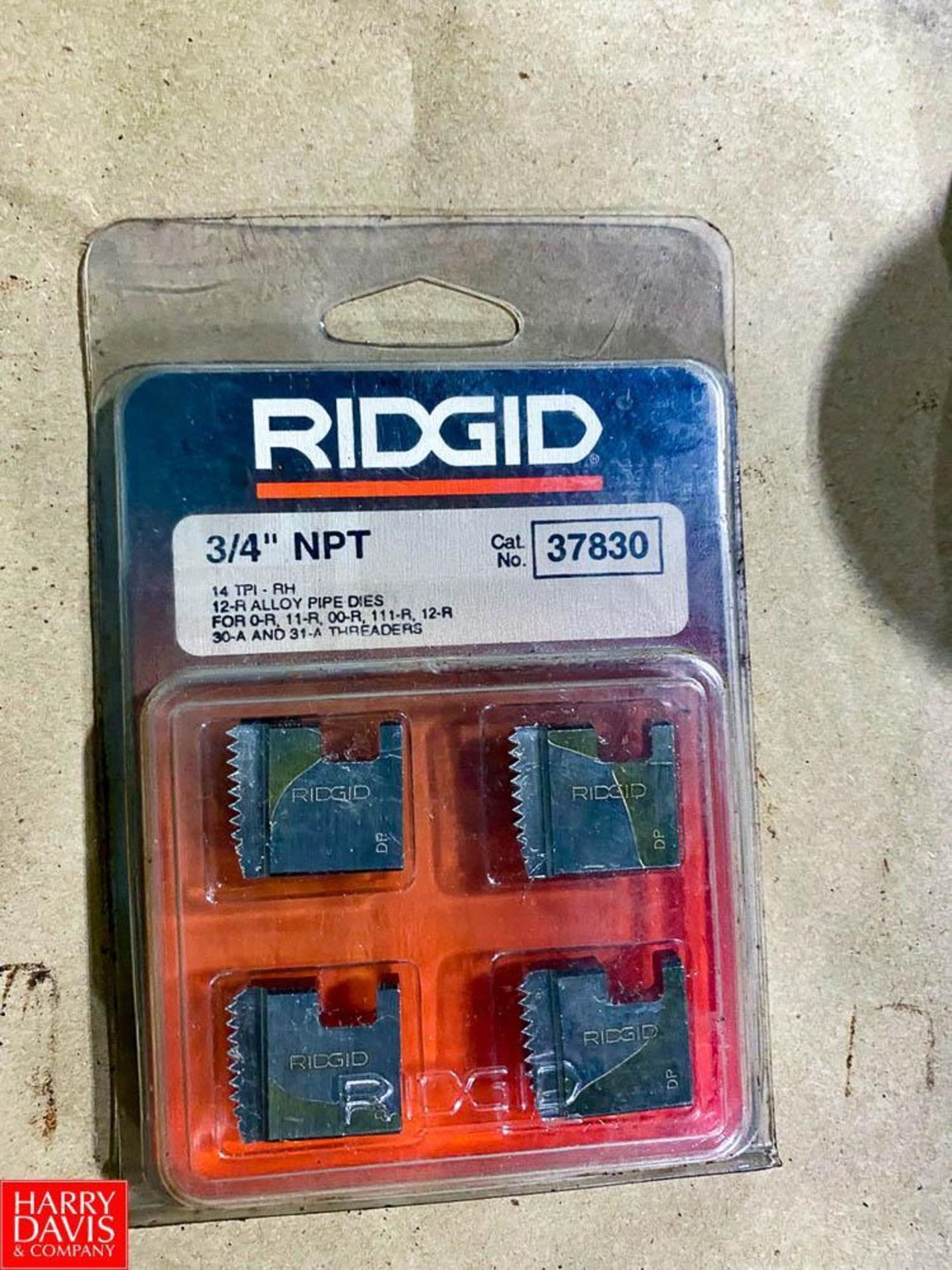 Ridgid (1) Pipe Threader with (1) Rod Extension, (6) Various Size Dies (Ranging from 1'', 1/2'' and - Image 6 of 6