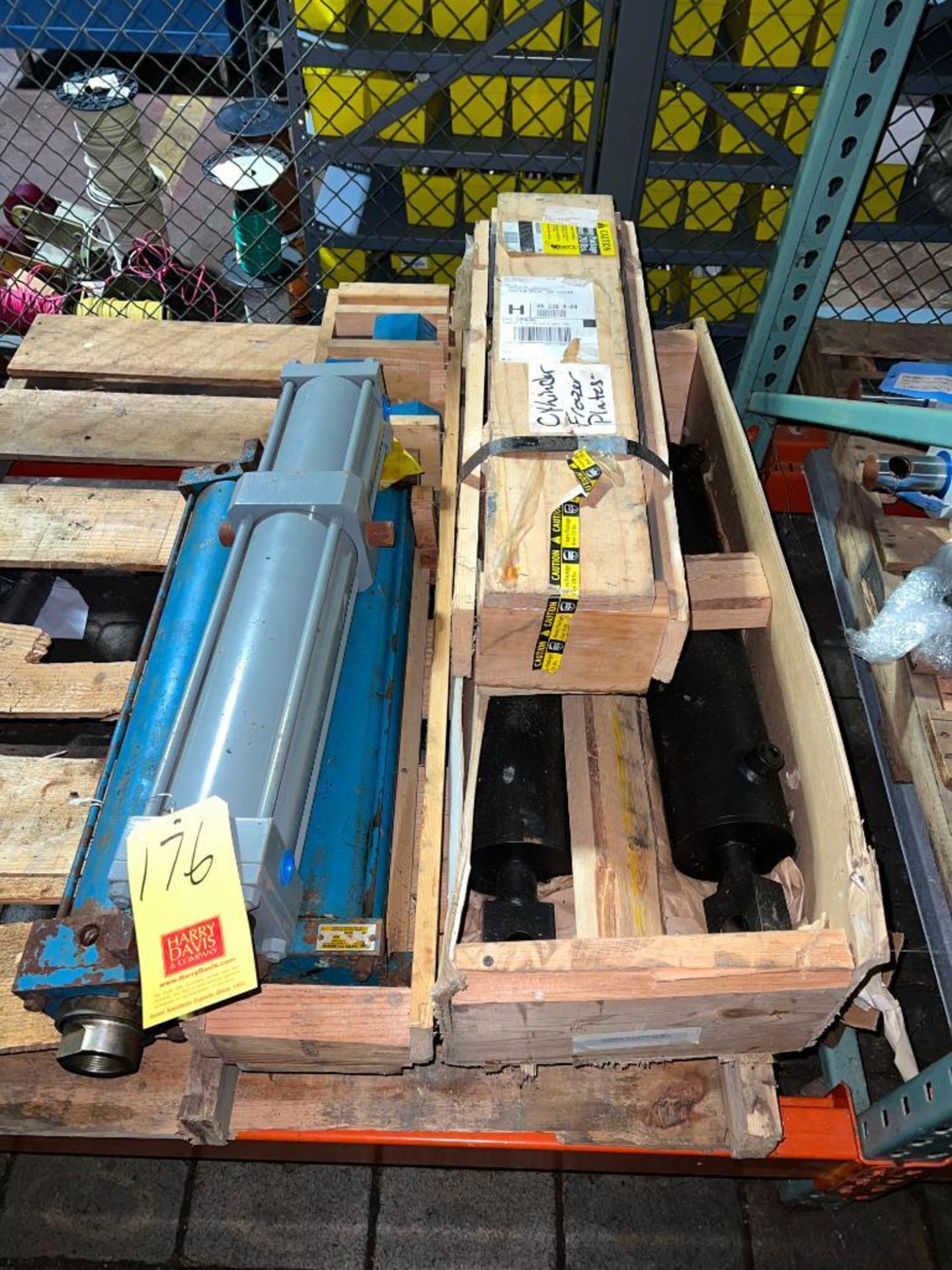 Assorted Hydraulic Cylinder - Rigging Fee: $125