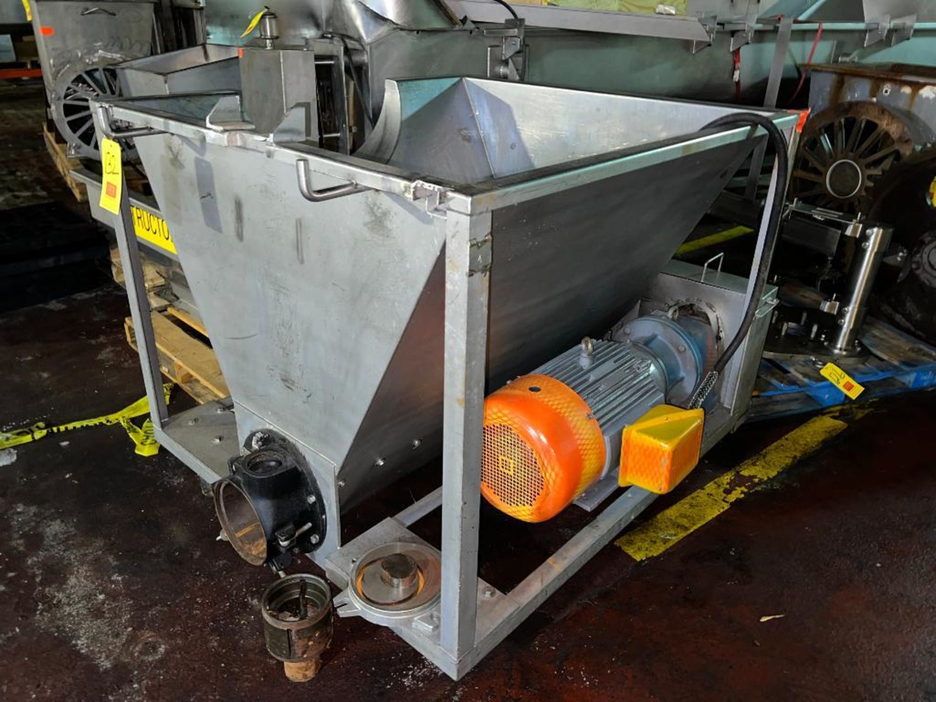 Portable S/S Hopper with Auger and Drive - Rigging Fee: $300