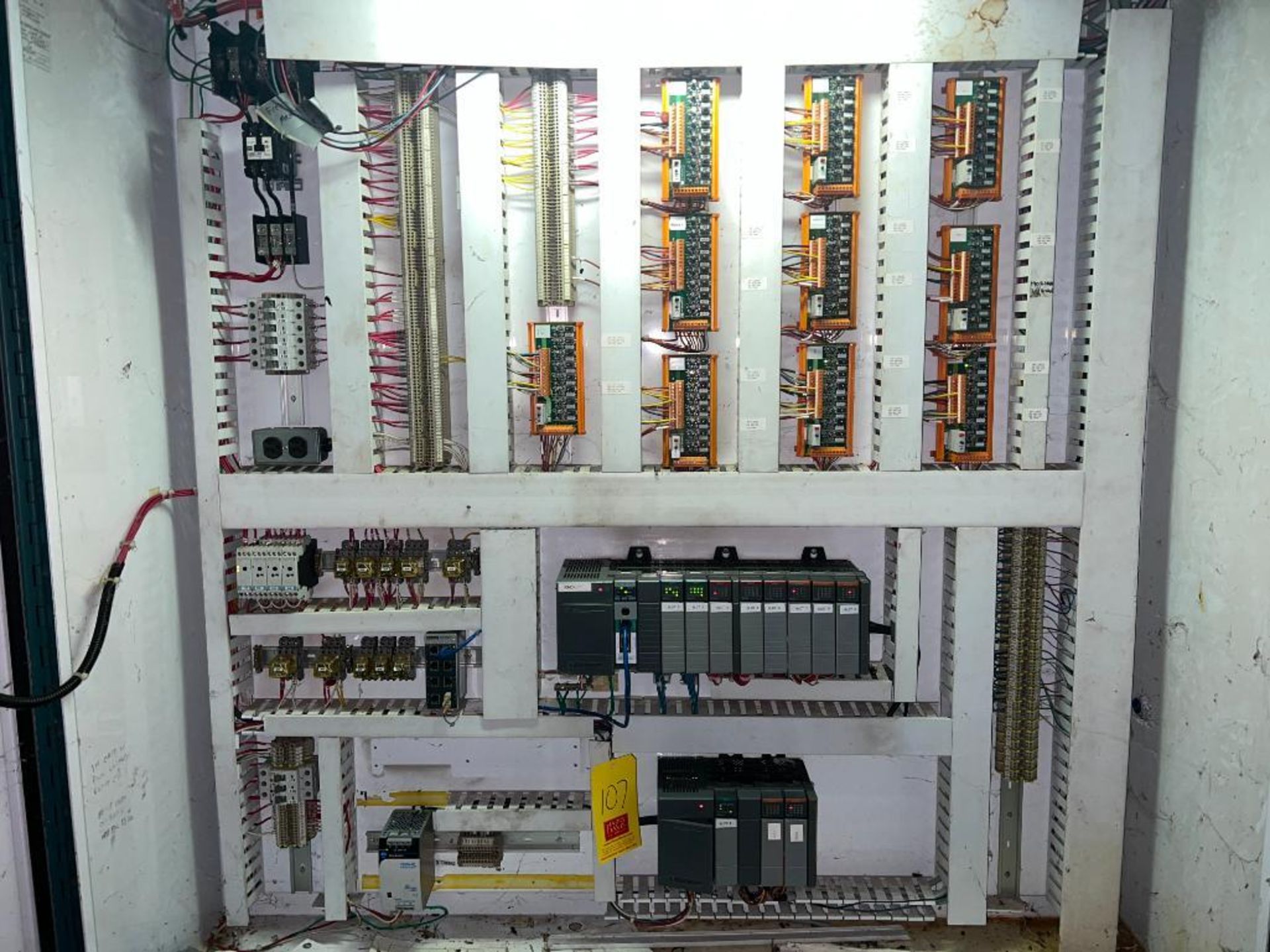 Allen-Bradley SLC 5105 CPU with (11) I/O Cards Modules, Breakers, Allen-Bradley Power Supply and Enc - Image 3 of 3