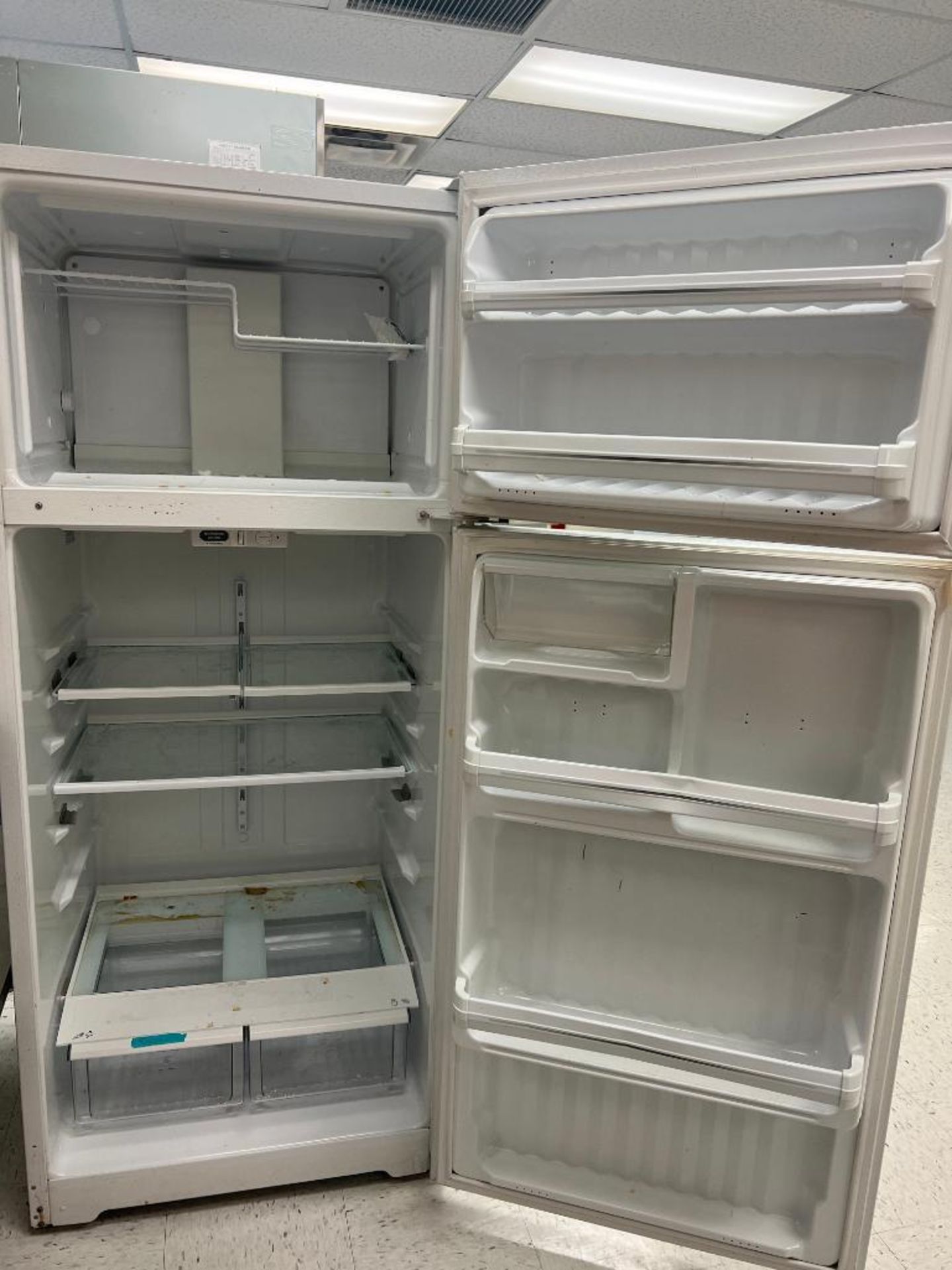 GE Refrigerator/Freezer, Model: GTS18HBMDRWW - Rigging Fee: $100 - Image 2 of 2