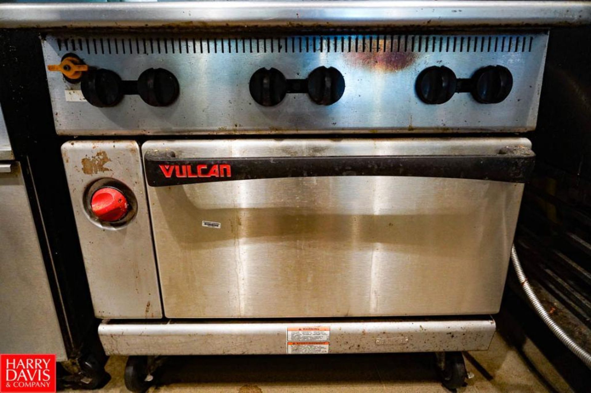 Vulcan 6 Burner Stove Top and Oven 6 Burner, Gas Fired , Lower Oven Max Temp 400F, on Wheels, 34'' x - Image 4 of 5