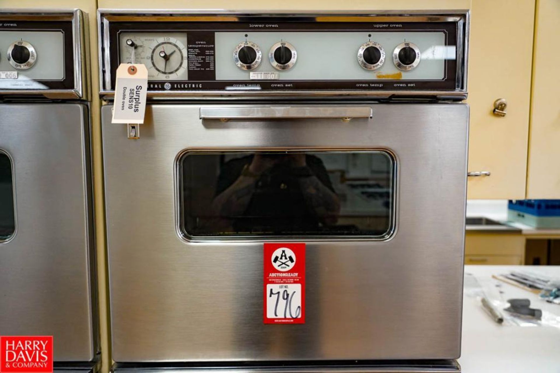 General Electric Double Oven 26'' x 27'' x 87'' Tall, Max Temp 500 and Broil - Rigging Fee: $100 - Image 2 of 6