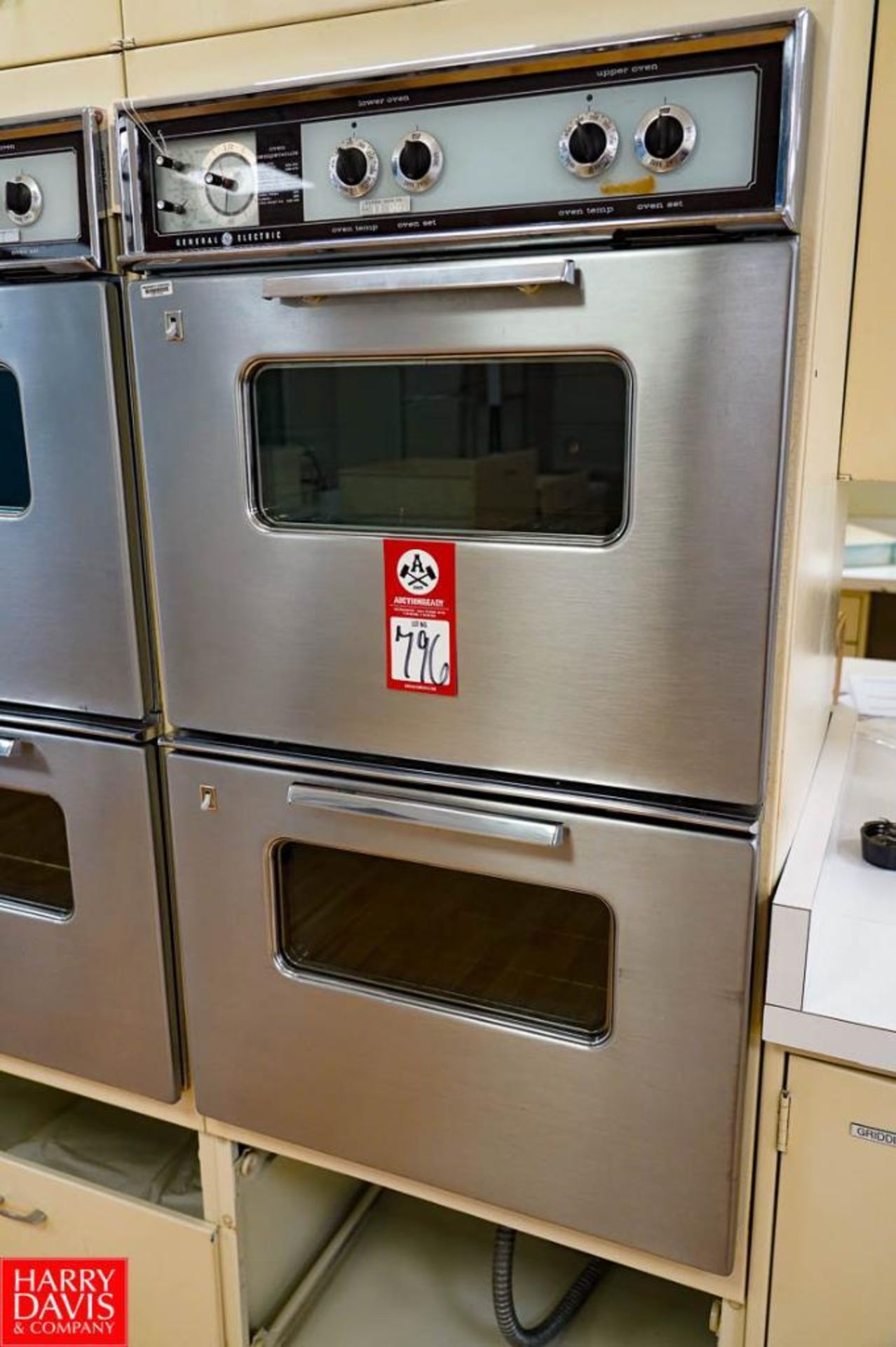 General Electric Double Oven 26'' x 27'' x 87'' Tall, Max Temp 500 and Broil - Rigging Fee: $100 - Image 5 of 6
