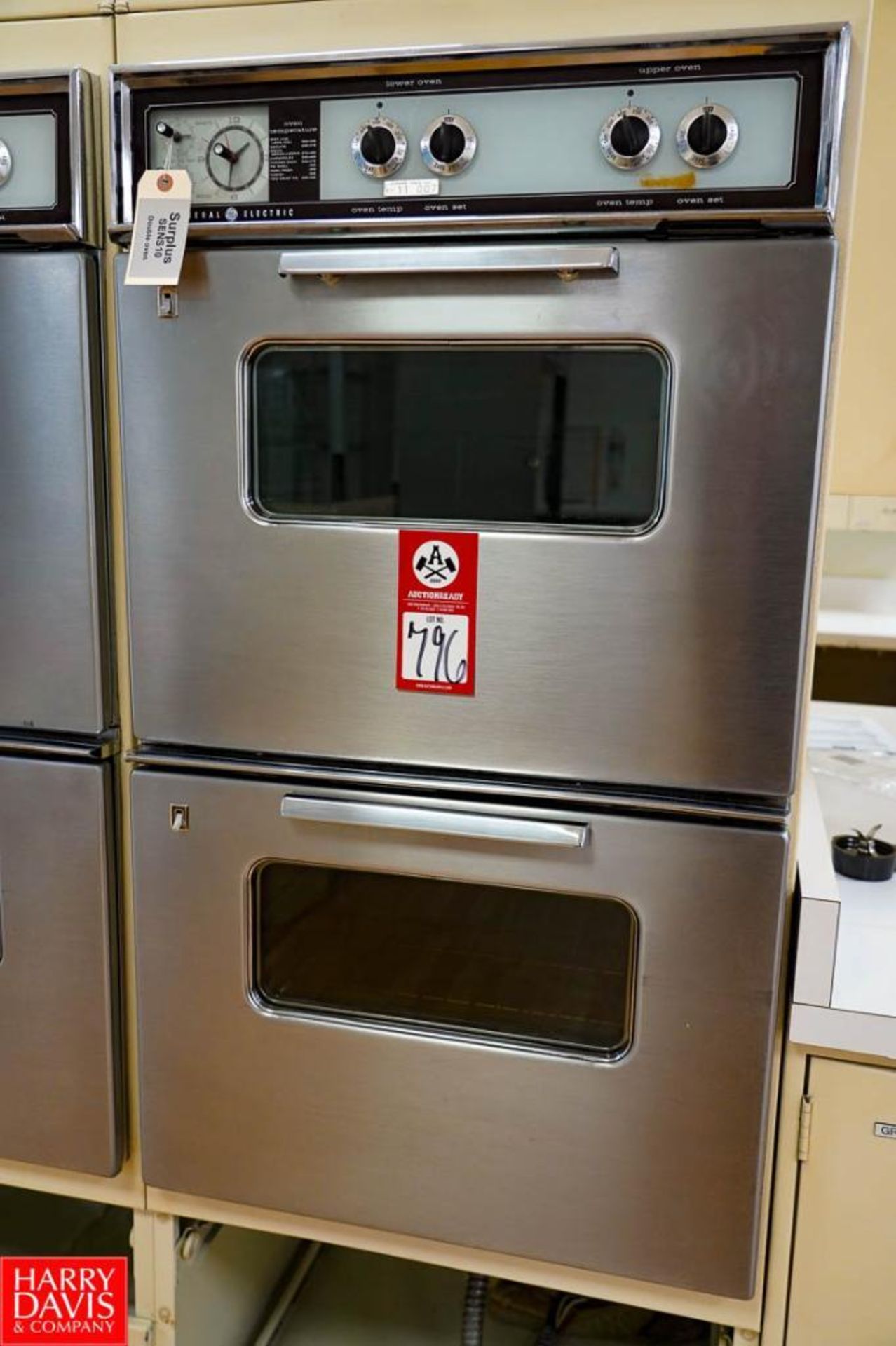 General Electric Double Oven 26'' x 27'' x 87'' Tall, Max Temp 500 and Broil - Rigging Fee: $100