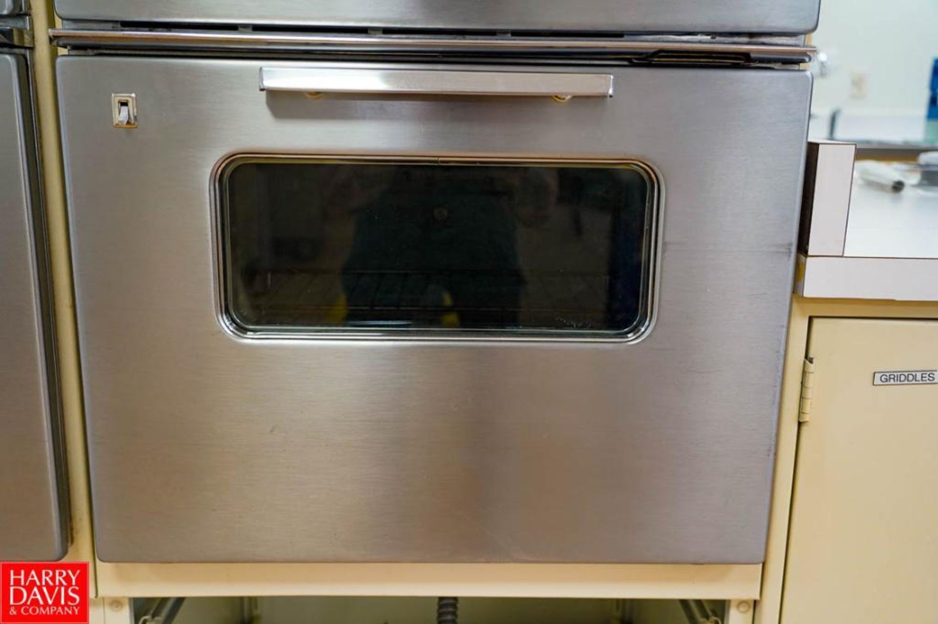 General Electric Double Oven 26'' x 27'' x 87'' Tall, Max Temp 500 and Broil - Rigging Fee: $100 - Image 3 of 6