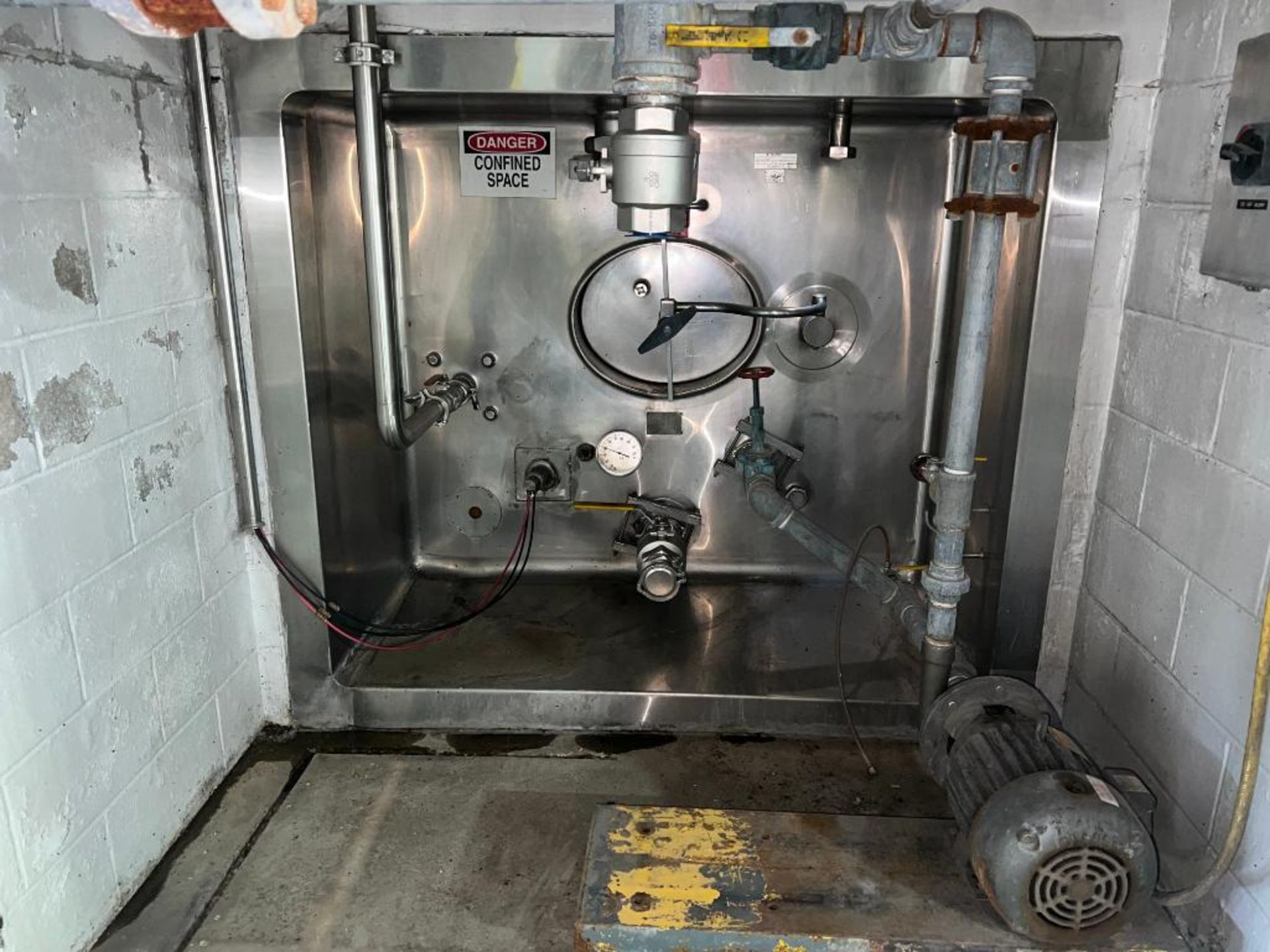 Crepaco 50,000 Gallon Jacketed S/S Silo, S/N: A1411 with Valves and Agitation - Image 2 of 3