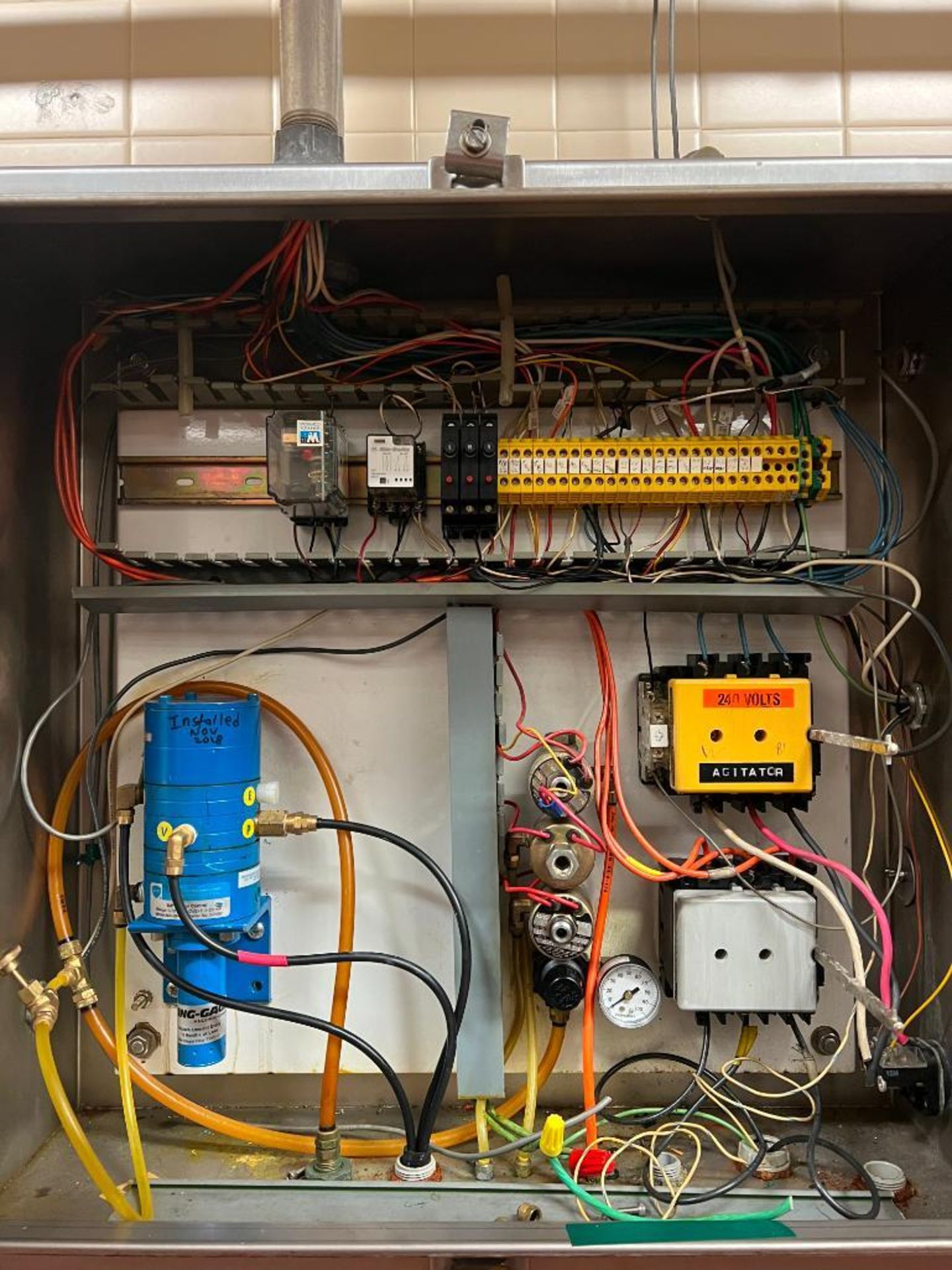 Air Valve Solenoids, Chromalox Controls and S/S Enclosure (Level Sensor Not Included)