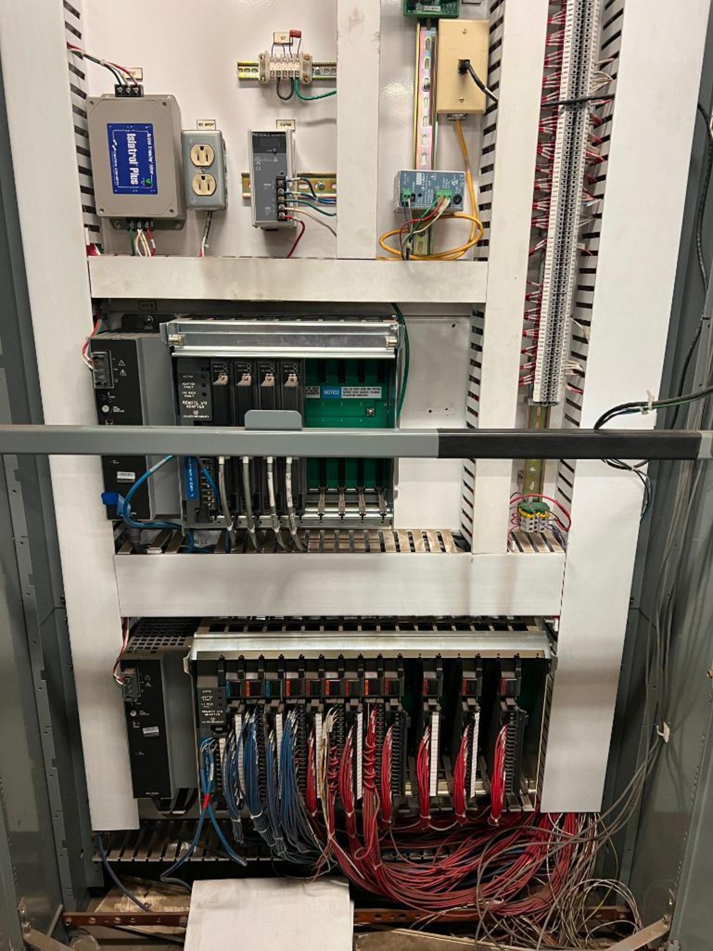 Allen-Bradley Bulletin Motor Control Center with (30) Disconnects, 2,000 AMP Horizontal Power - Image 6 of 9