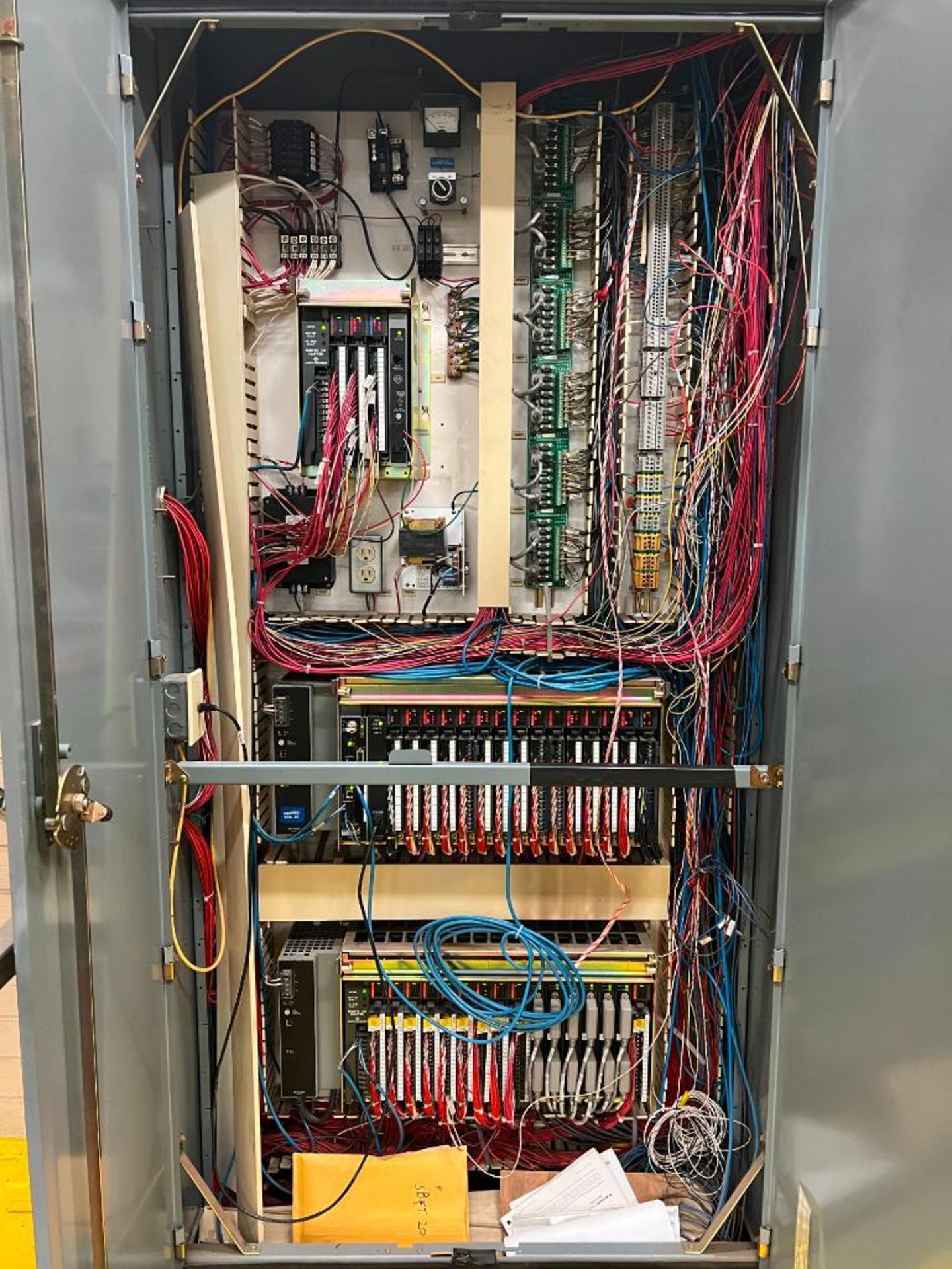 Allen-Bradley Bulletin 2100 Motor Control Center with (50) Disconnect, 2,000 AMP Horizontal - Image 4 of 9