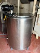 Cherry-Burrell 150 Gallon S/S Tank, Model: UAMS100, S/N: 5383 with Vertical Agitation Hinged Lid, Ga