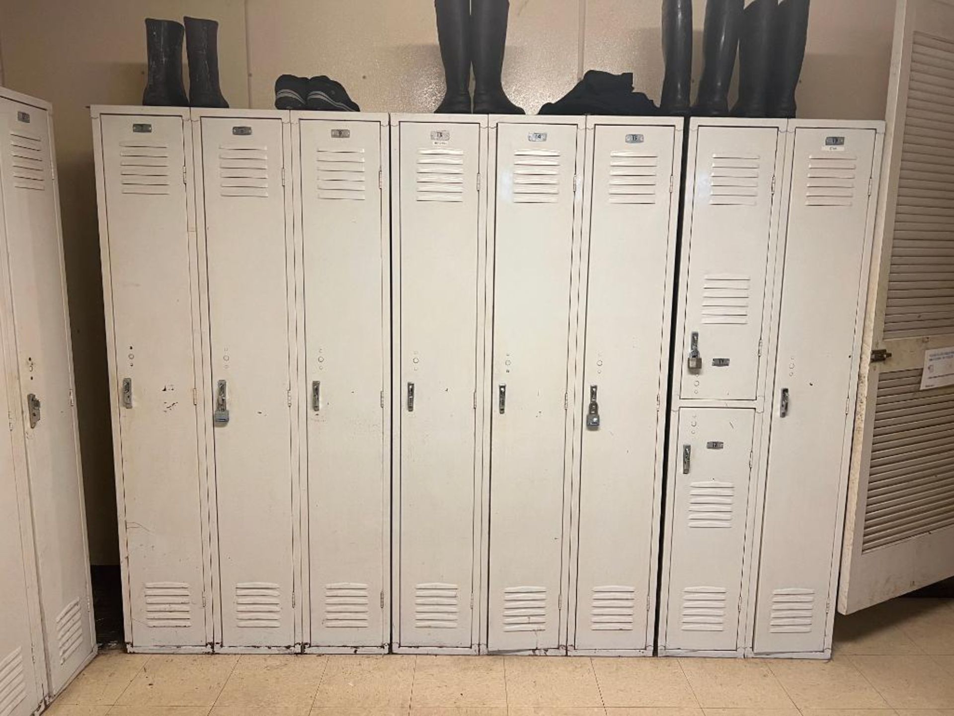 (17) Full, (2) Half, Men's Republic Steel Lockers and (6) Full, Women's Republic Steel Lockers - Rig - Image 2 of 3