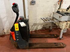 Toyota Electric Pallet Jack od 8HBW23 with 24 Volt Battery - Rigging Fee: $150