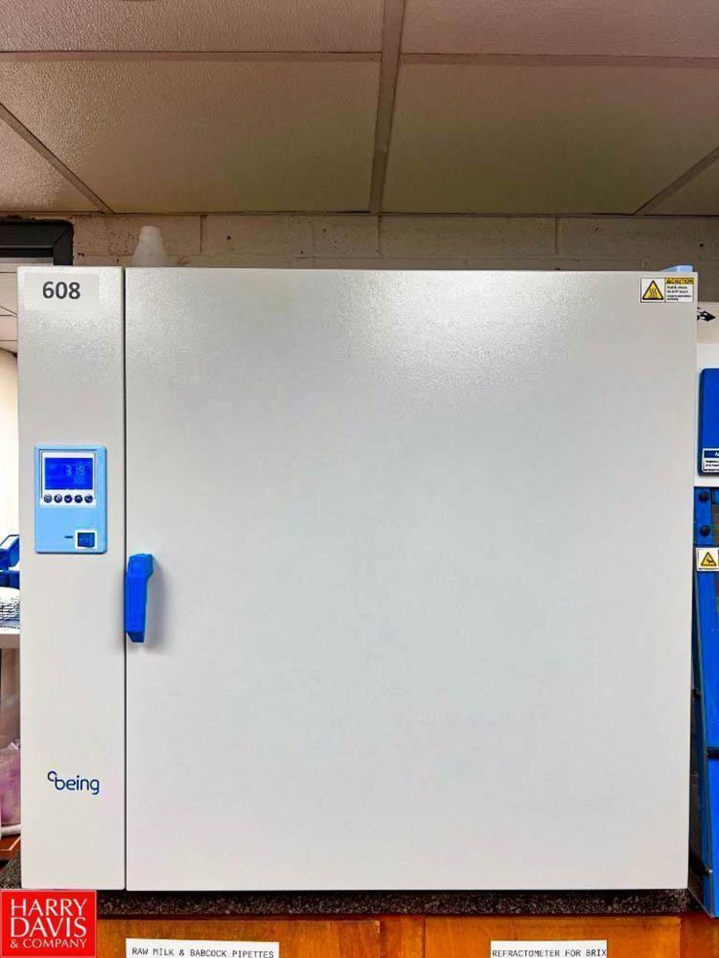Being Natural Convection Incubator (Location: Hattiesburg, MS) - Rigging Fee: $600