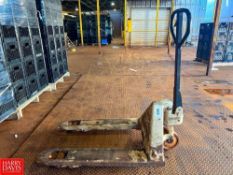 Crown Pallet Jack (Location: Hattiesburg, MS)