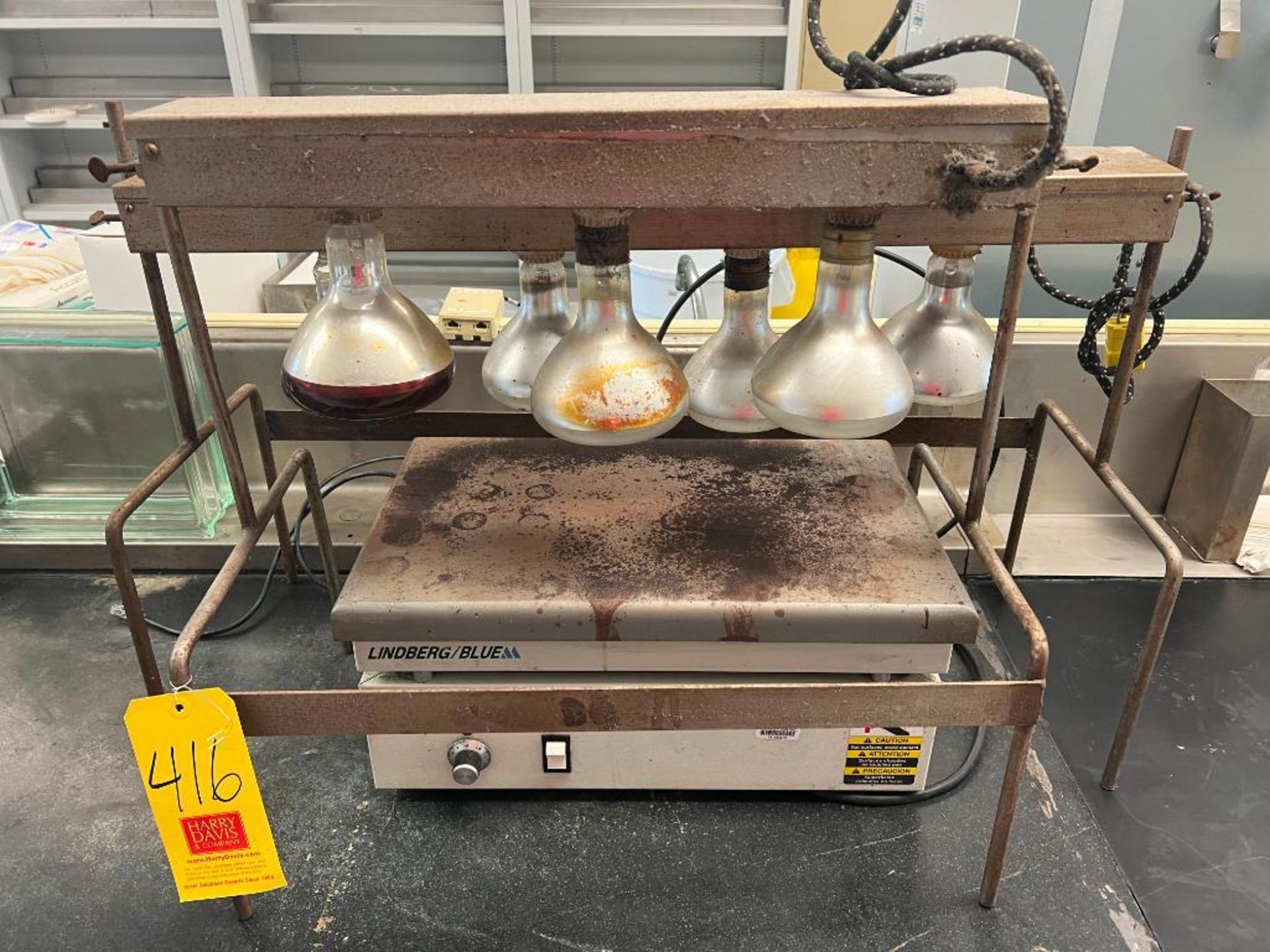 Lindberg/Blue M Hot Plate with Lamp Stand - Rigging Fee: $50