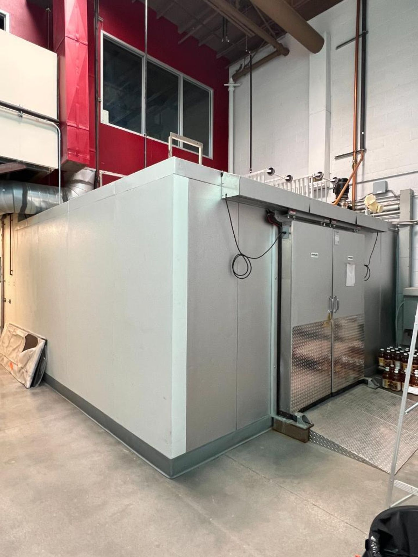 Modular Walk-In -20° Freezer with R-Plus Cold Storage Doors (2015), Model: 2X2L-4-146W