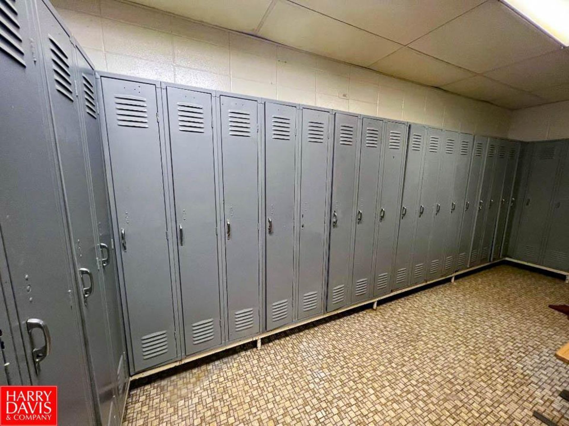 Lockers - Image 3 of 9