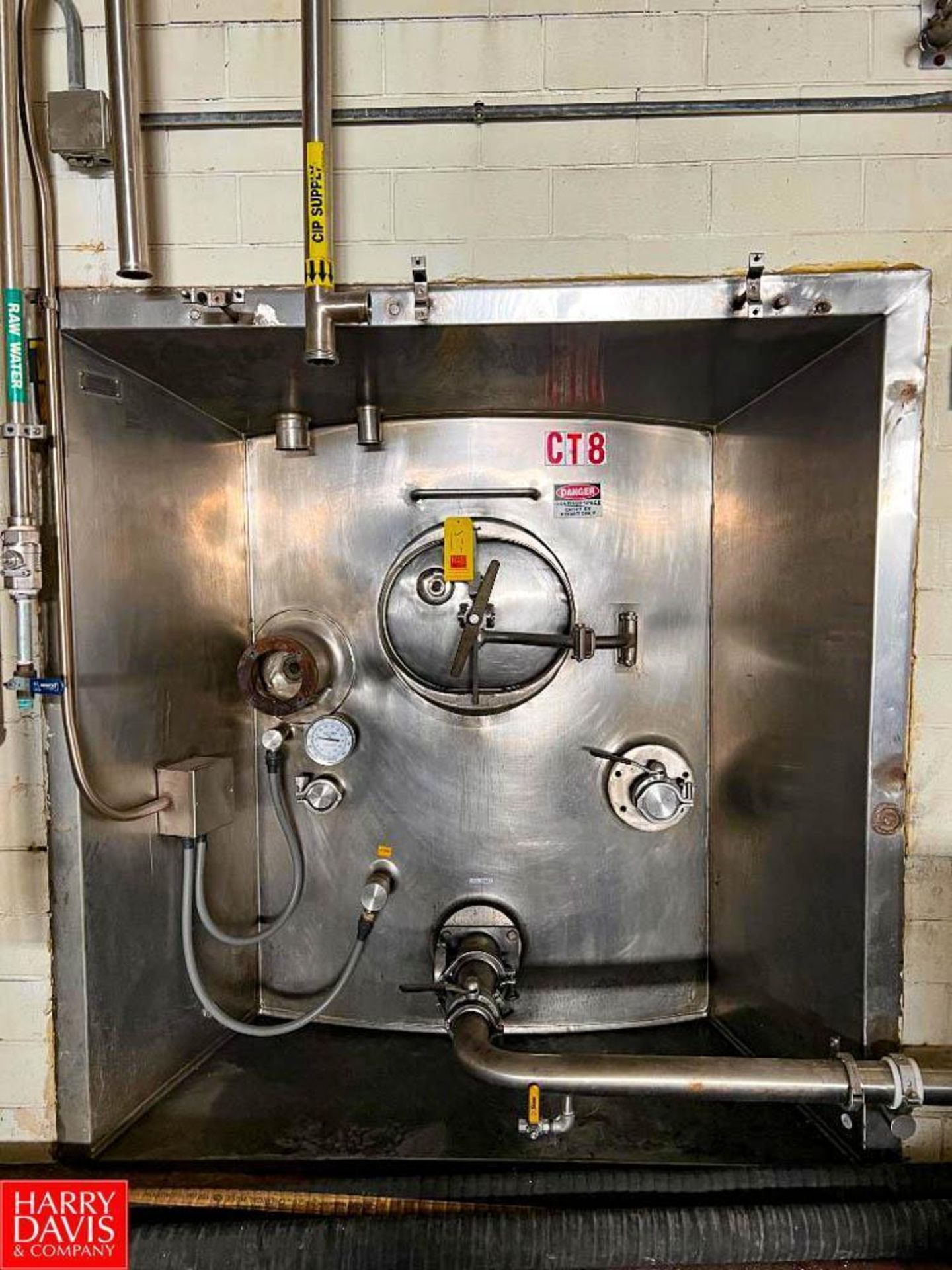 Damrow 30,000 Gallon Jacketed S/S Silo with Level Sensor and Temperature Gauge (Valves Not Included)