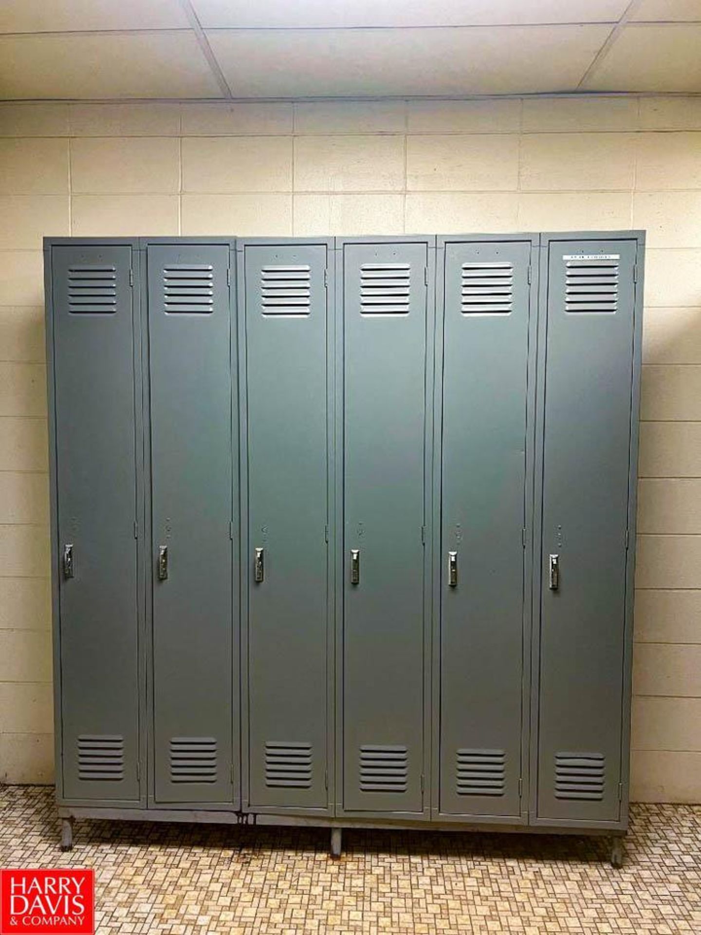 Lockers - Image 5 of 9