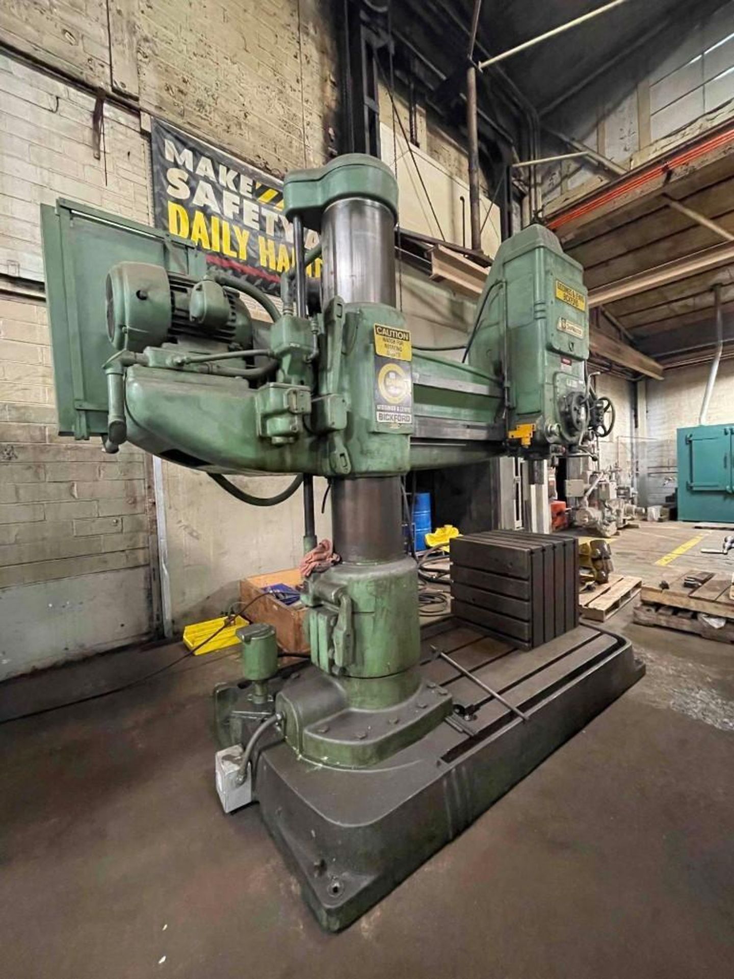 4' 13" Giddings & Lewis Brickford Chipmaster Radial Arm Drill; (OK location) - Image 3 of 14