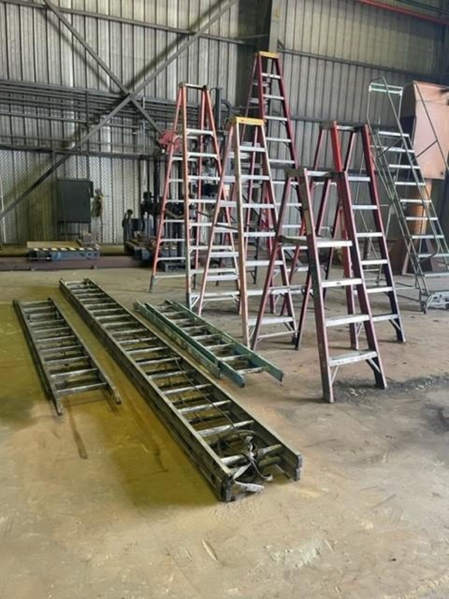 Lot of (3) Extension Ladders, (5) Step Ladders