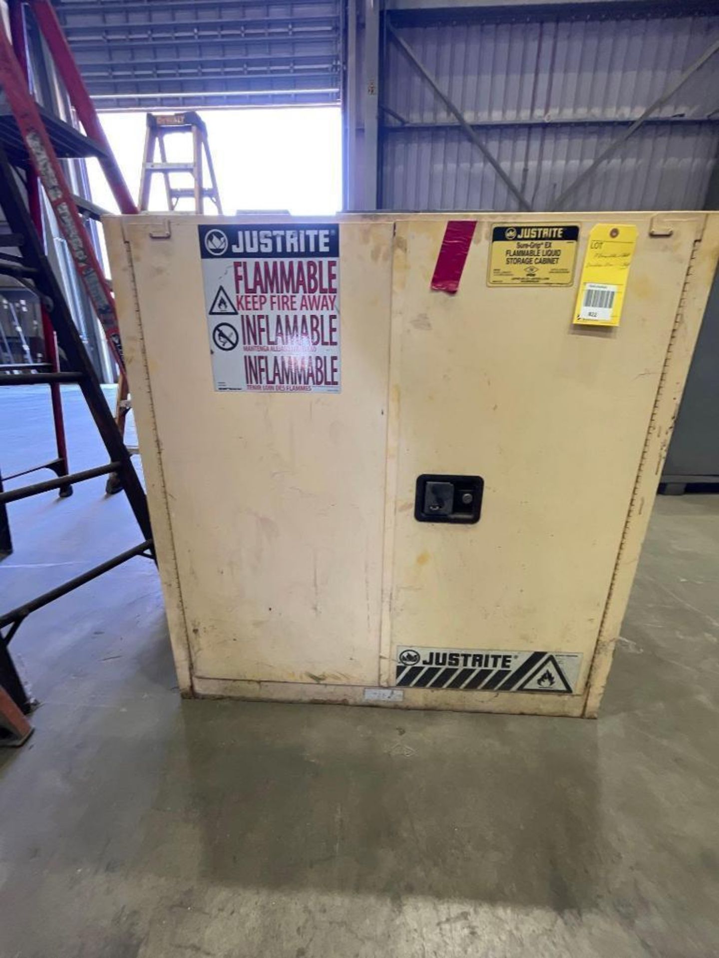 Flammable Cabinet, Double Door, 1 Shelf; 43" L x 18" W x 44" H