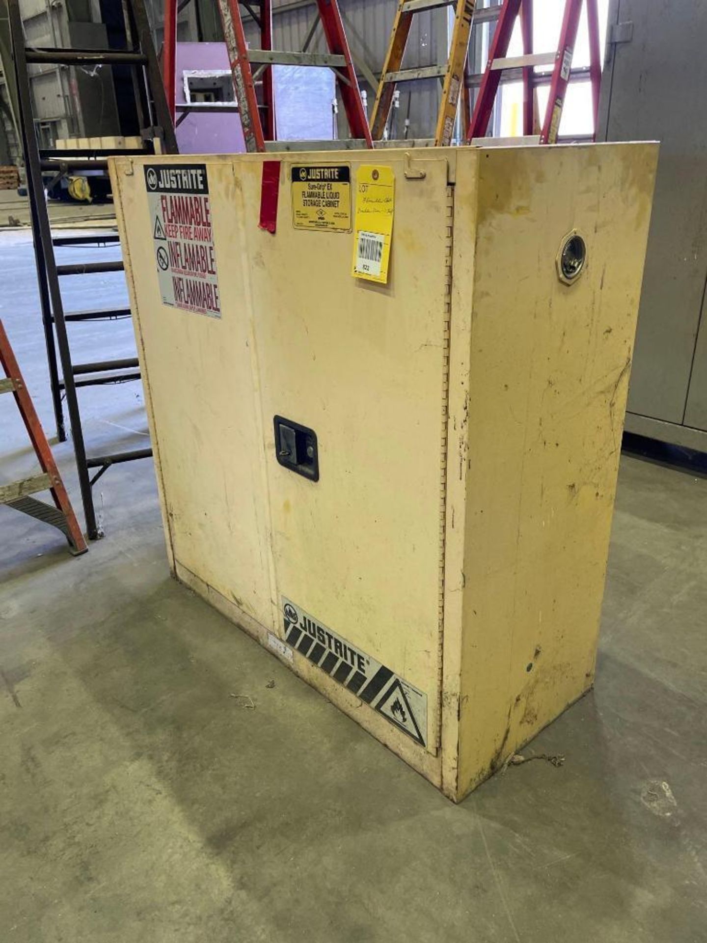 Flammable Cabinet, Double Door, 1 Shelf; 43" L x 18" W x 44" H - Image 2 of 3