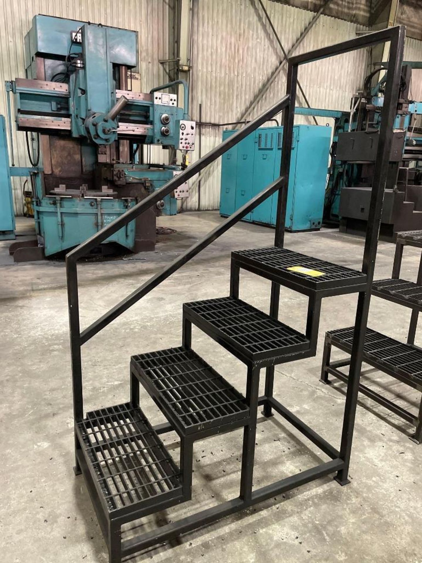 Lot of 2: Heavy duty Platform Steps, one with Side Rail - Image 2 of 5