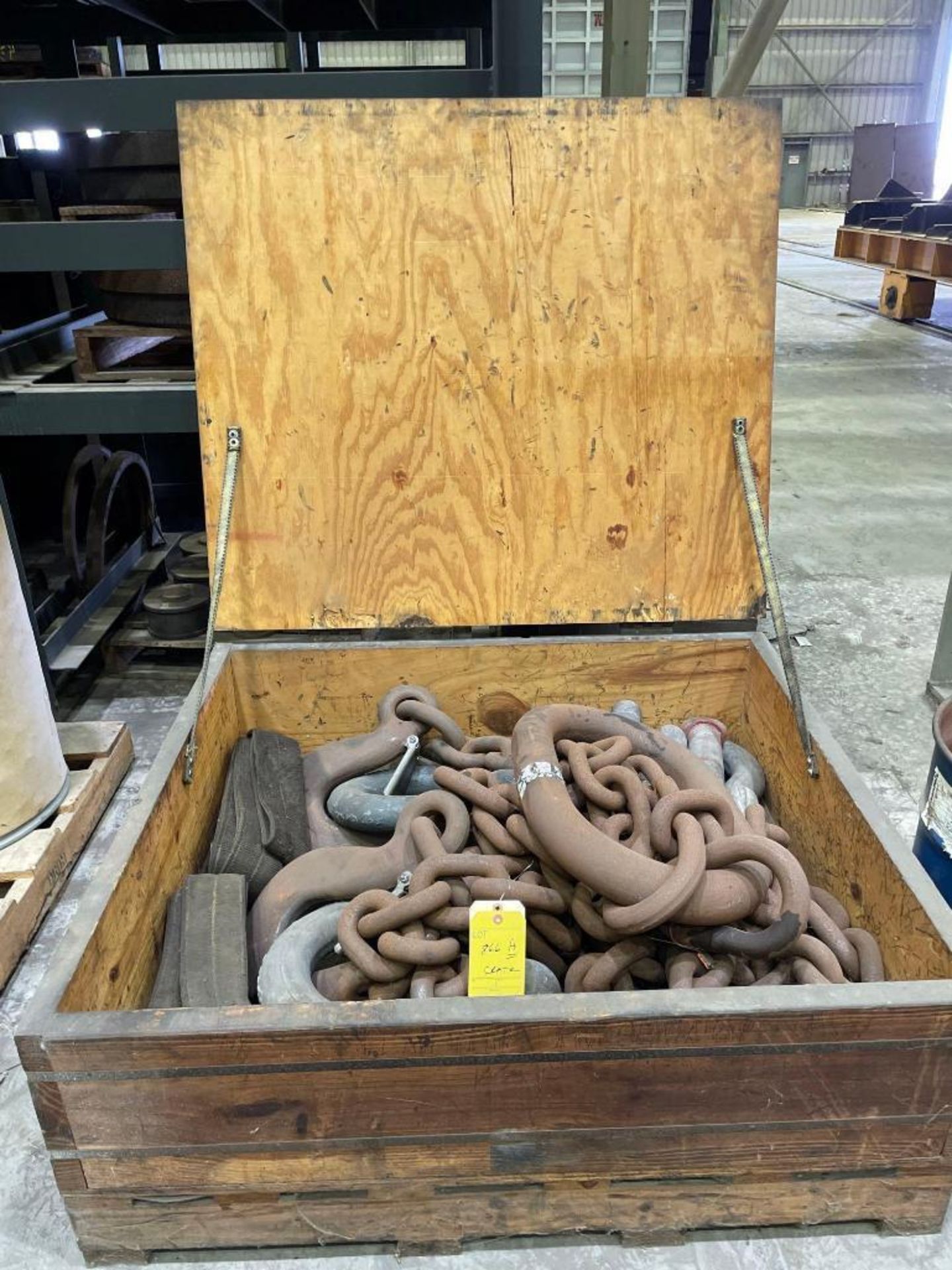 Crate: Assorted Size Shackles and Chains - See Photo