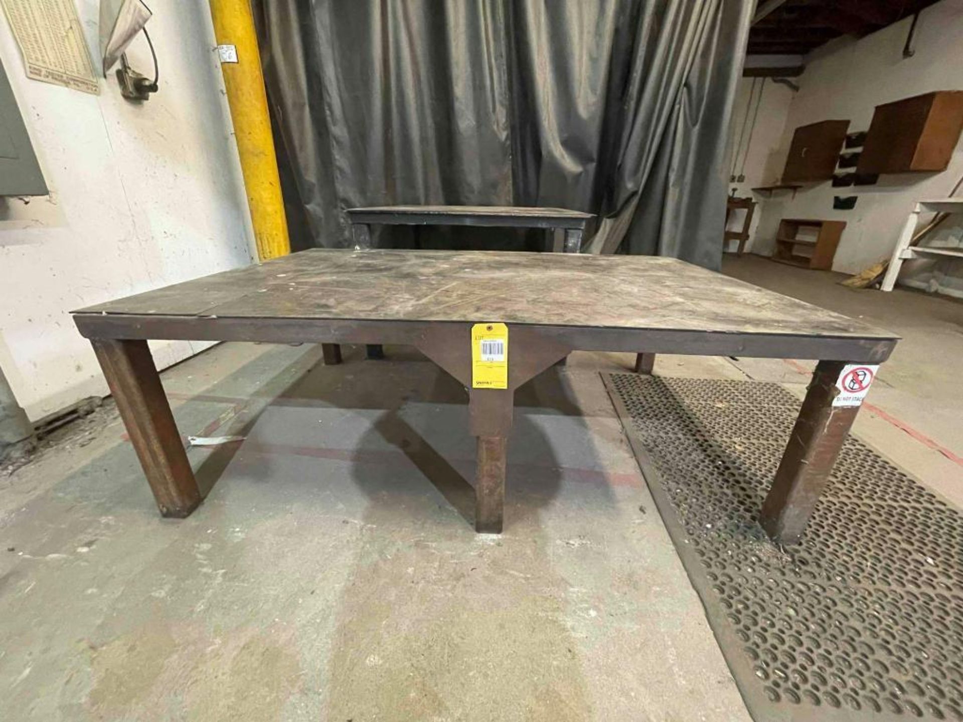 Lot of 2 Heavy Duty tables - Image 2 of 8