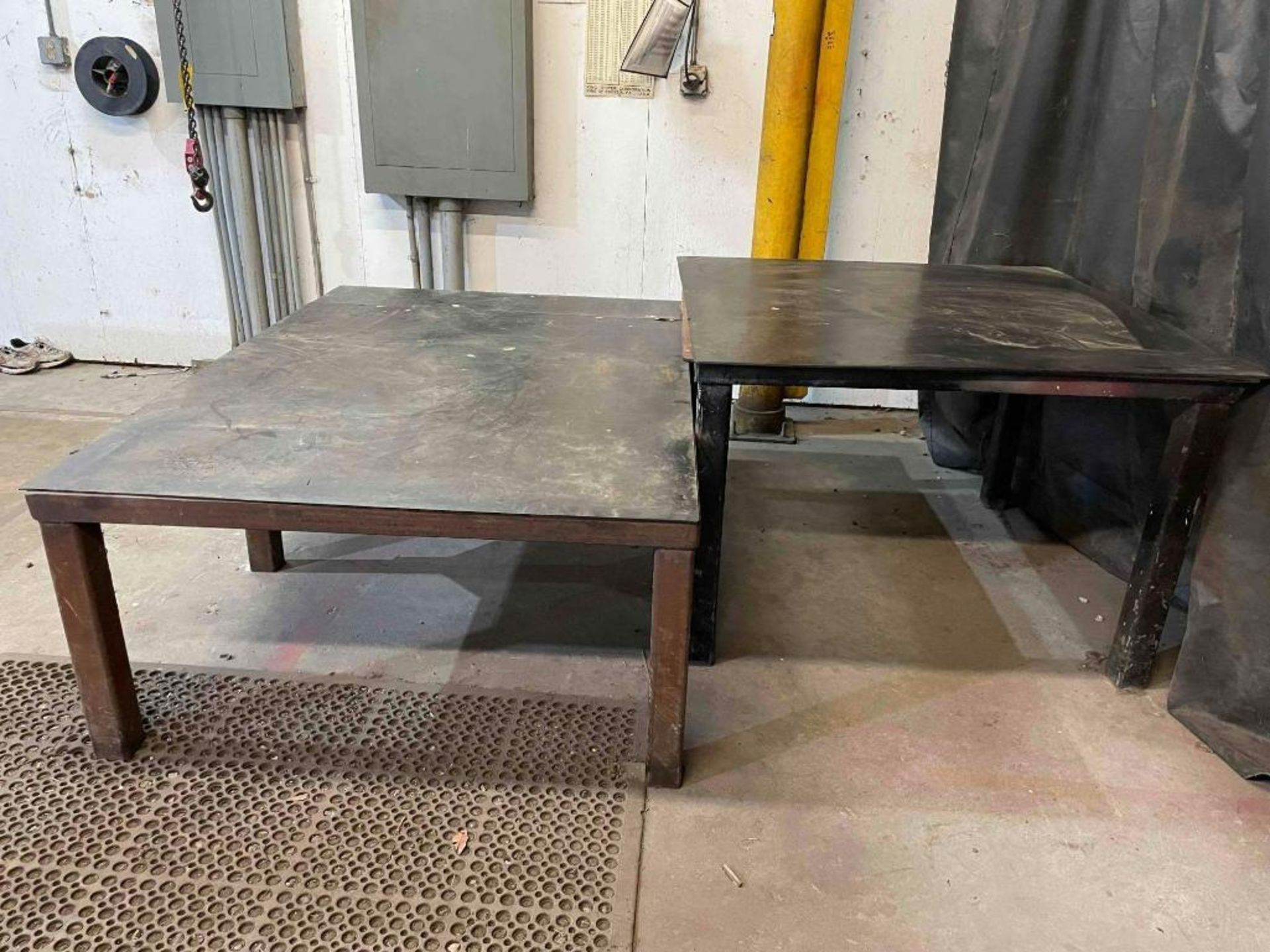 Lot of 2 Heavy Duty tables - Image 3 of 8