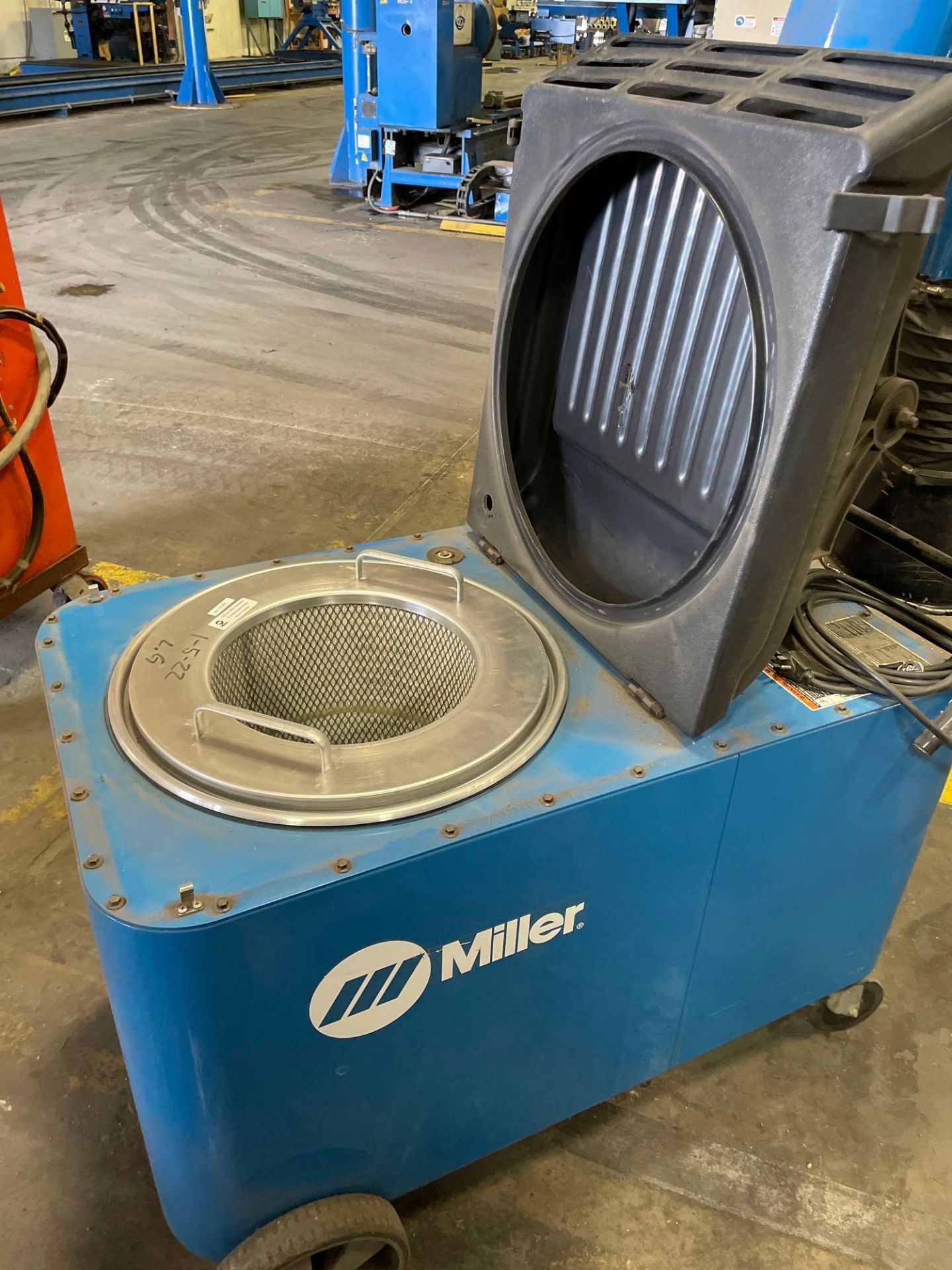 Miller Filtair MWX-D Fume Extractor on Casters - Image 7 of 10