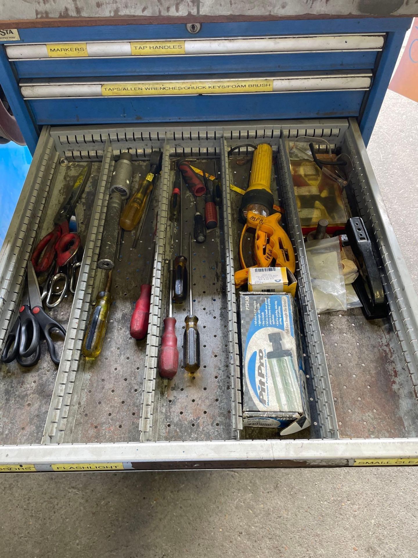 12 Drawer Work Table with Air Hose Reel on Base, with miscellaneous hand tools, taps, drill bits, Al - Image 21 of 32