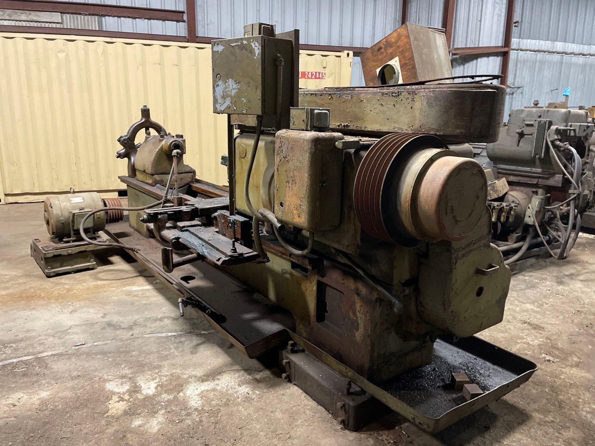 24" x 144" LeBlond Engine Lathe, 26” 4-Jaw Chuck, Tailstock, Steady Rest - Image 7 of 9