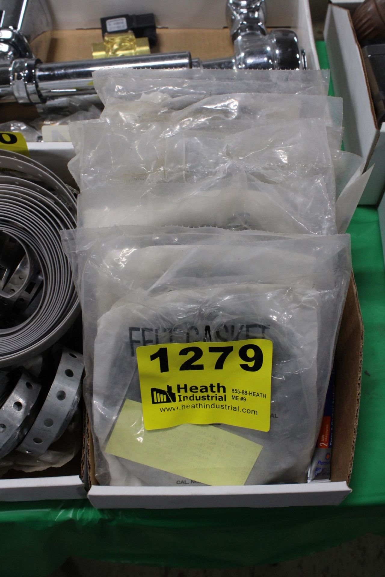 ASSORTED FELT GASKETS IN BOX