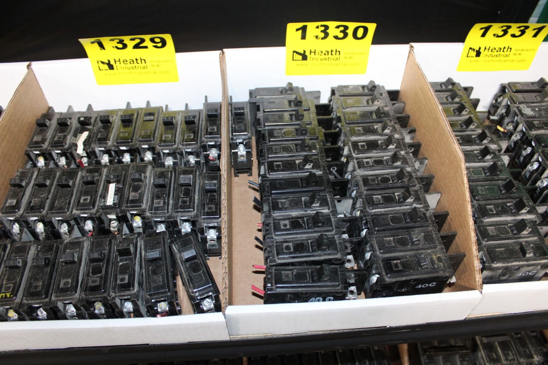 CIRCUIT BREAKERS, 20 AMP, IN BOX