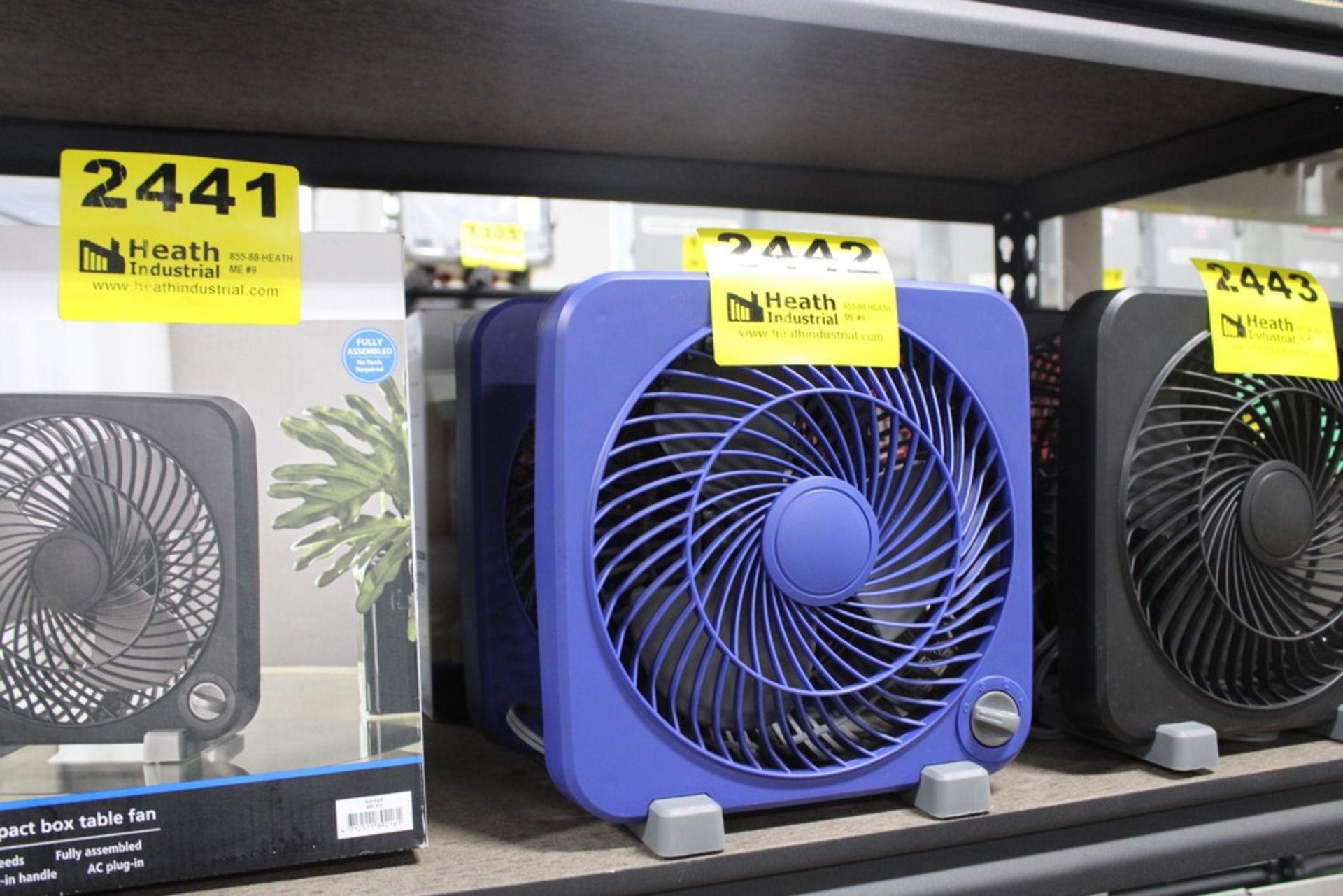 (3) MAIN STAYS COMPACT VARIABLE SPEED BOX FANS