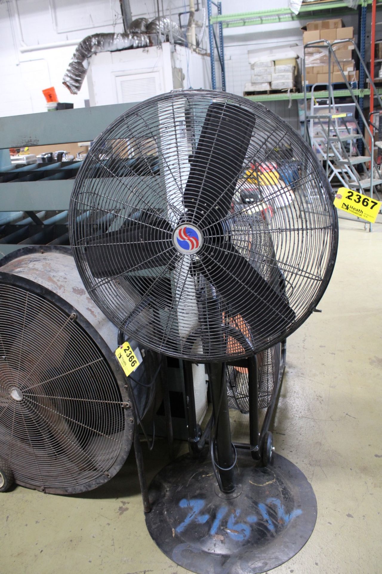 PEDESTAL FAN, 28"