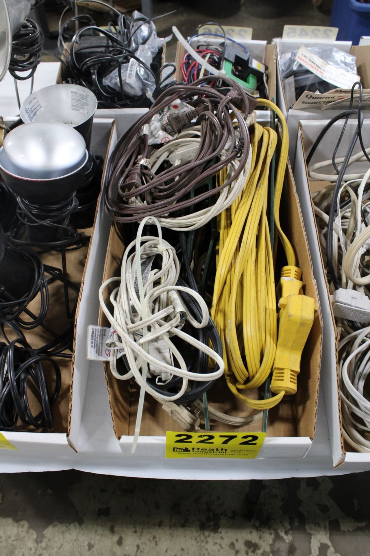 EXTENSION CORDS IN BOX
