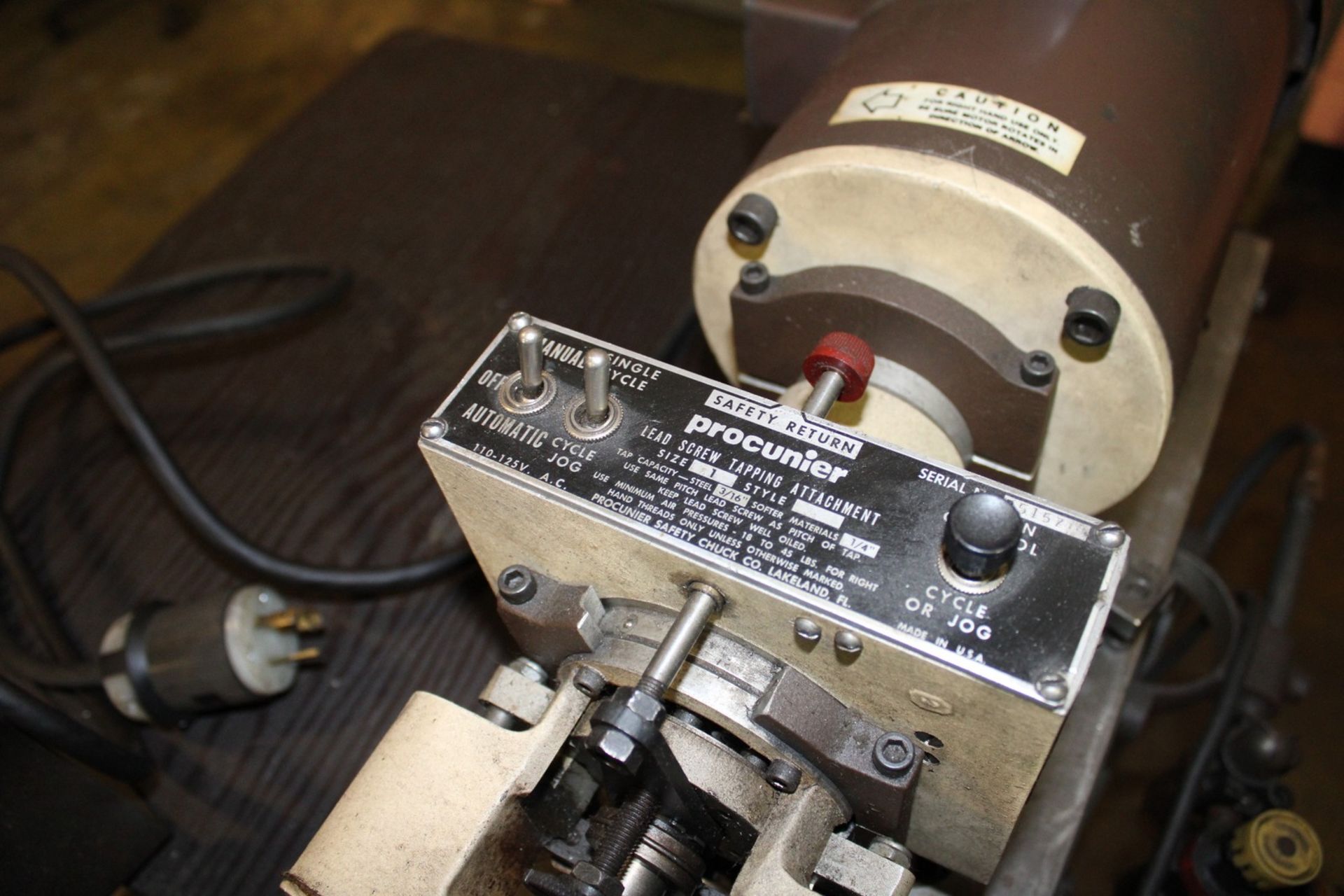 CUSTOM OPPOSED HEAD TAPPING STATION, WITH PROCUNIER NO. 1 TAPPING HEADS - Image 5 of 7