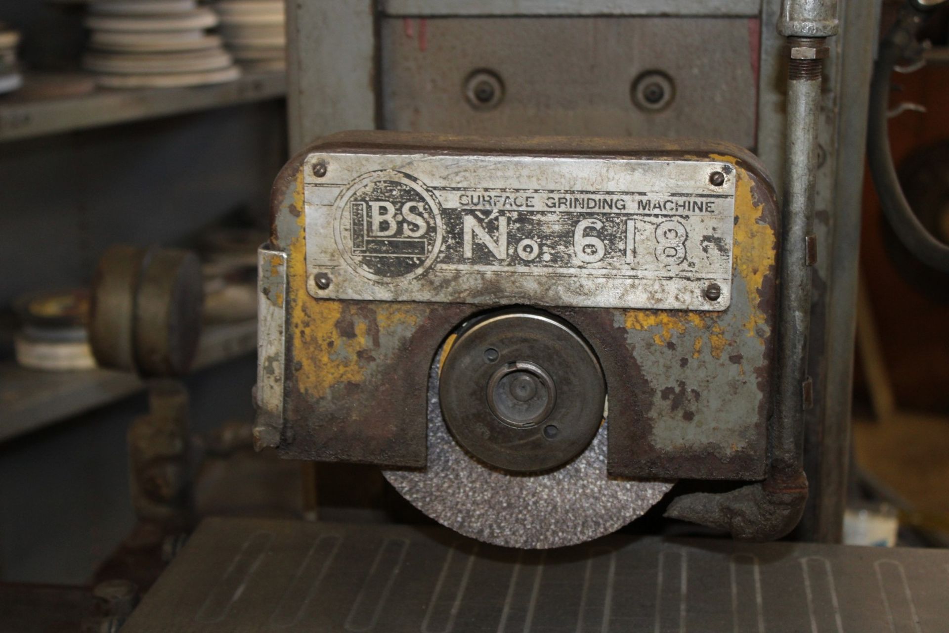 BROWN & SHARPE NO. 618 HYDRAULIC SURFACE GRINDER: S/N 523-6181-159; 6” X 18” PERMANENT MAGNETIC - Image 3 of 5
