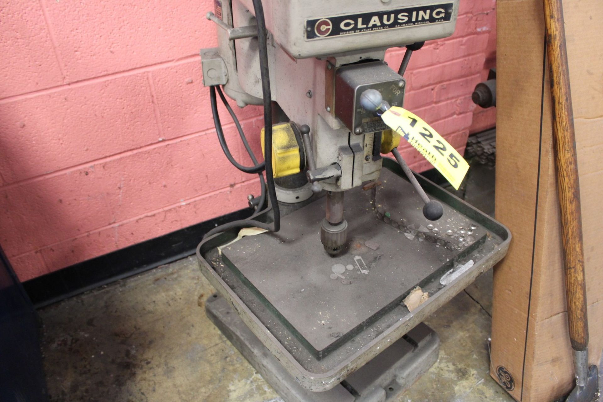 CLAUSING SERIES 16ST 15" VARIABLE SPEED FLOOR STANDING DRILL PRESS S/N 103527 - Image 2 of 3