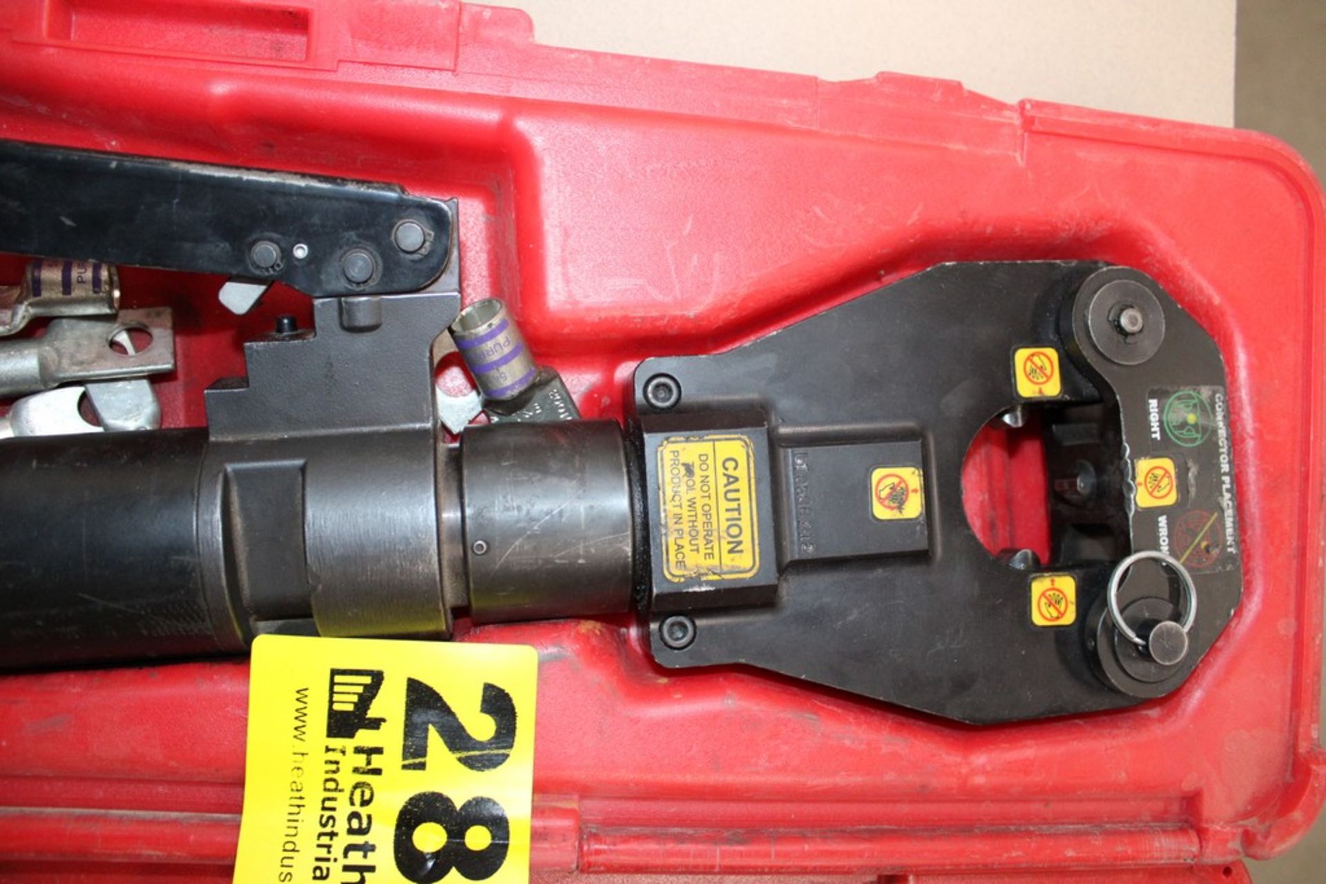 BURNDY PRODUCTS MODEL Y81KFT 25.6" Dieless Hydraulic Crimper 1000 kcmil Cu/750 kcmil, WITH CASE - Image 2 of 3