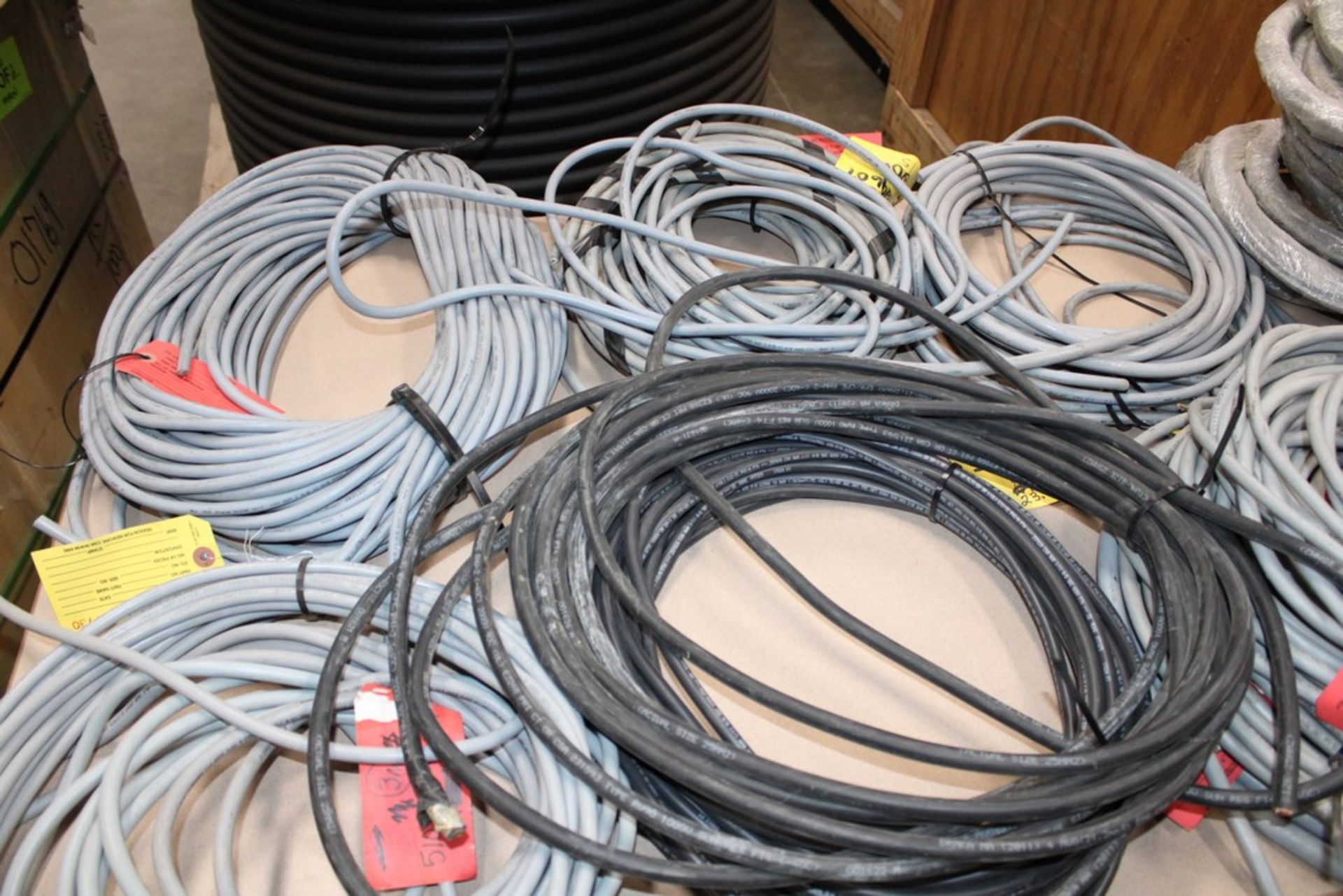 LARGE ASSORTMENT OF WIRE ON TABLE - Image 2 of 6