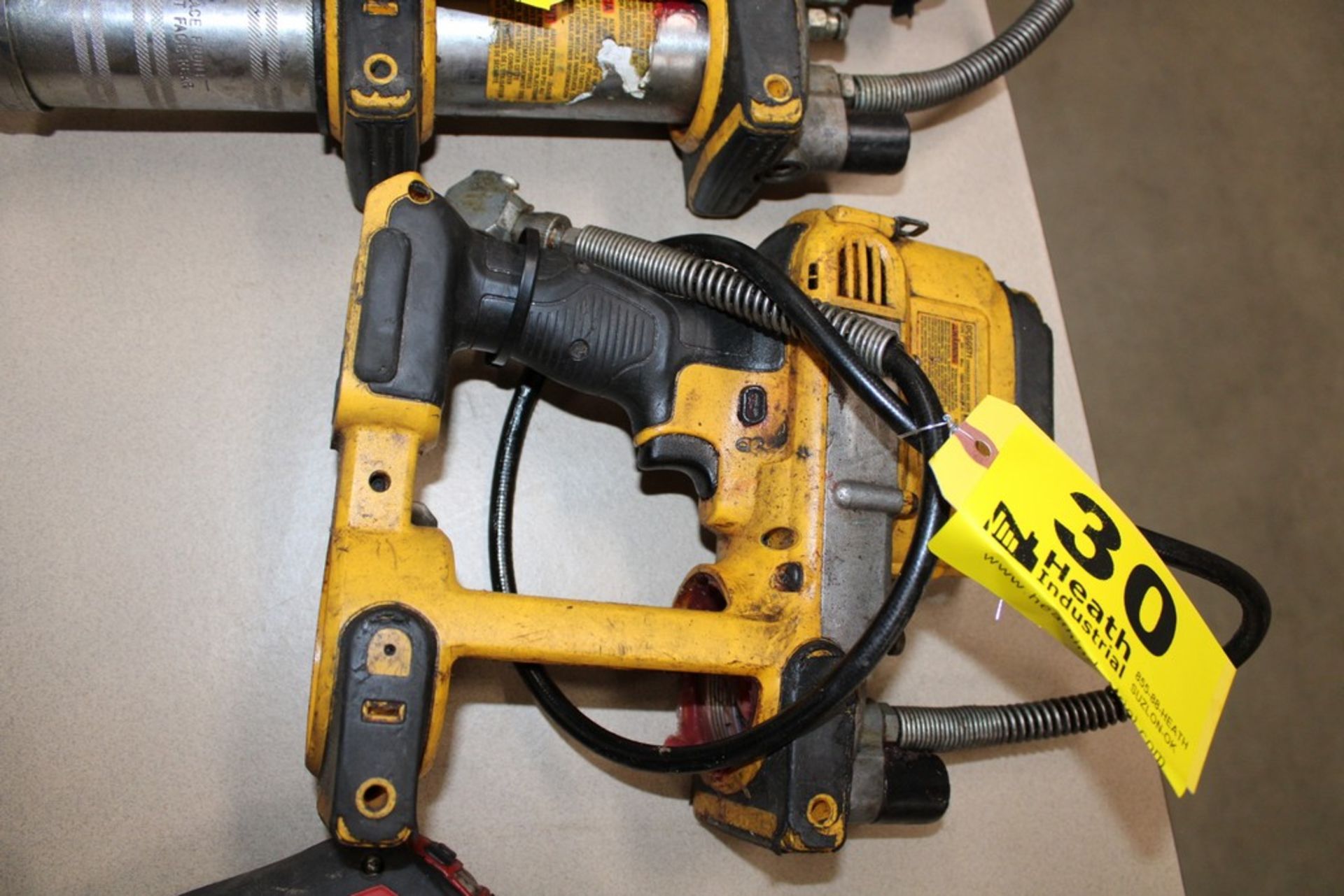 DEWALT MODEL DCGG571 CORDLESS GREASE GUN, WITH BATTERY, NO CHARGER