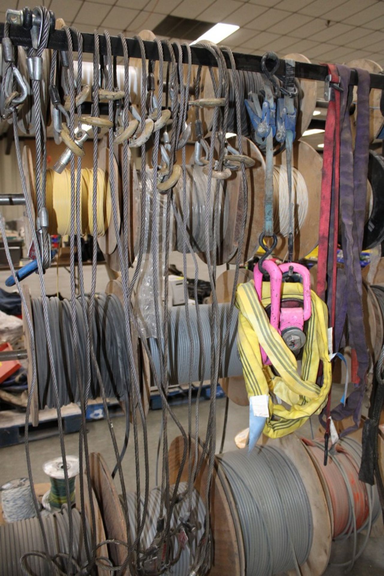 ASSORTED LIFTING CABLES, CHAINS & STRAPS ON RACK (RACK IS NOT INCLUDED) - Image 4 of 6